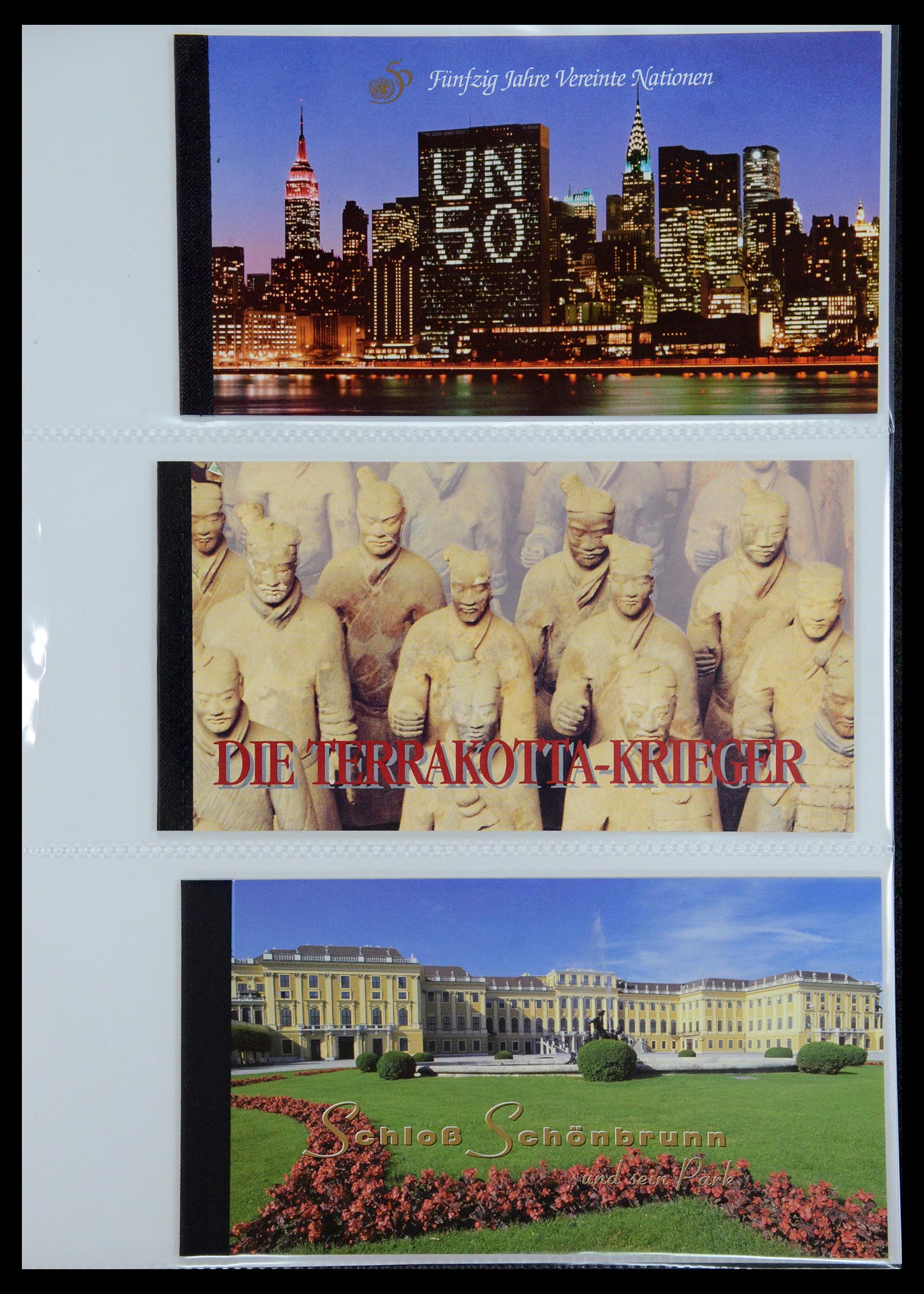 35952 065 - Stamp collection 35952 United Nations Vienna 1979-2008.