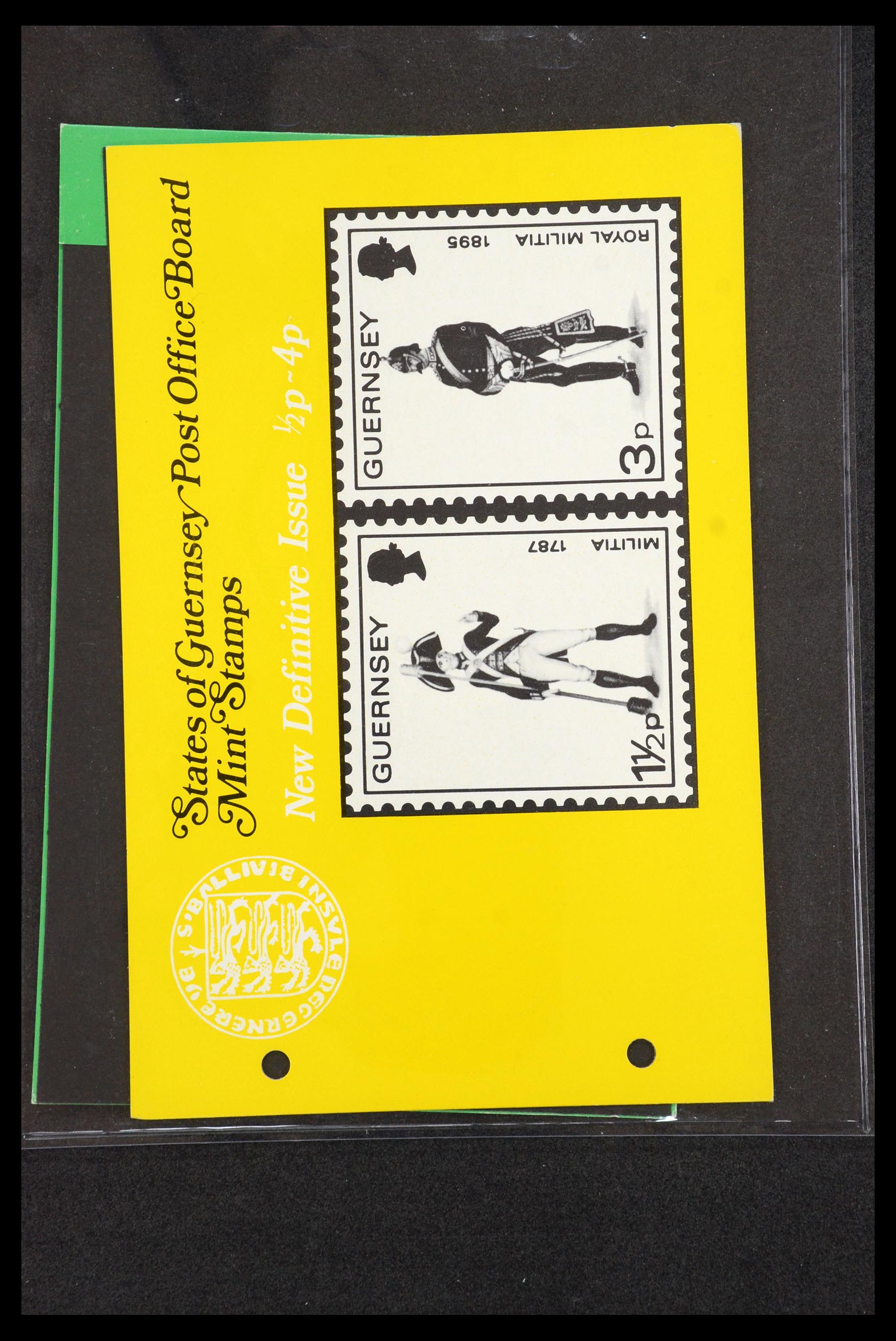 35976 026 - Postzegelverzameling 35976 Guernsey en Alderney postzegelboekjes 1969