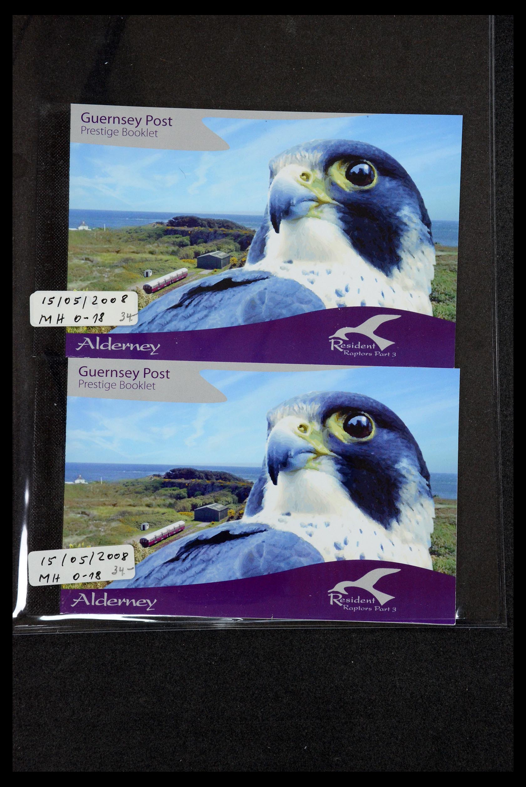 35976 050 - Postzegelverzameling 35976 Guernsey en Alderney postzegelboekjes 1969