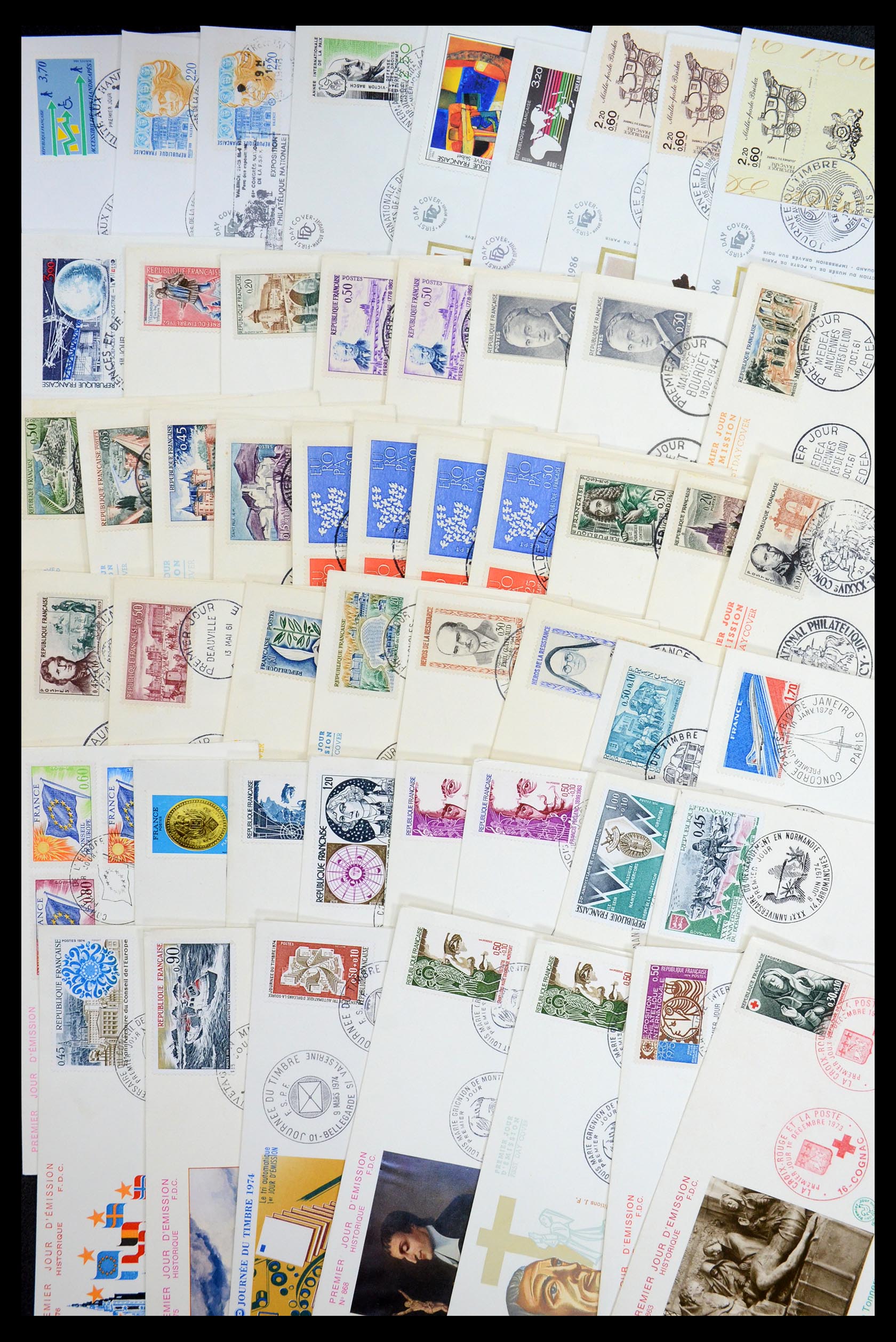 35984 047 - Postzegelverzameling 35984 Frankrijk postwaardestukken en FDC's 1893-