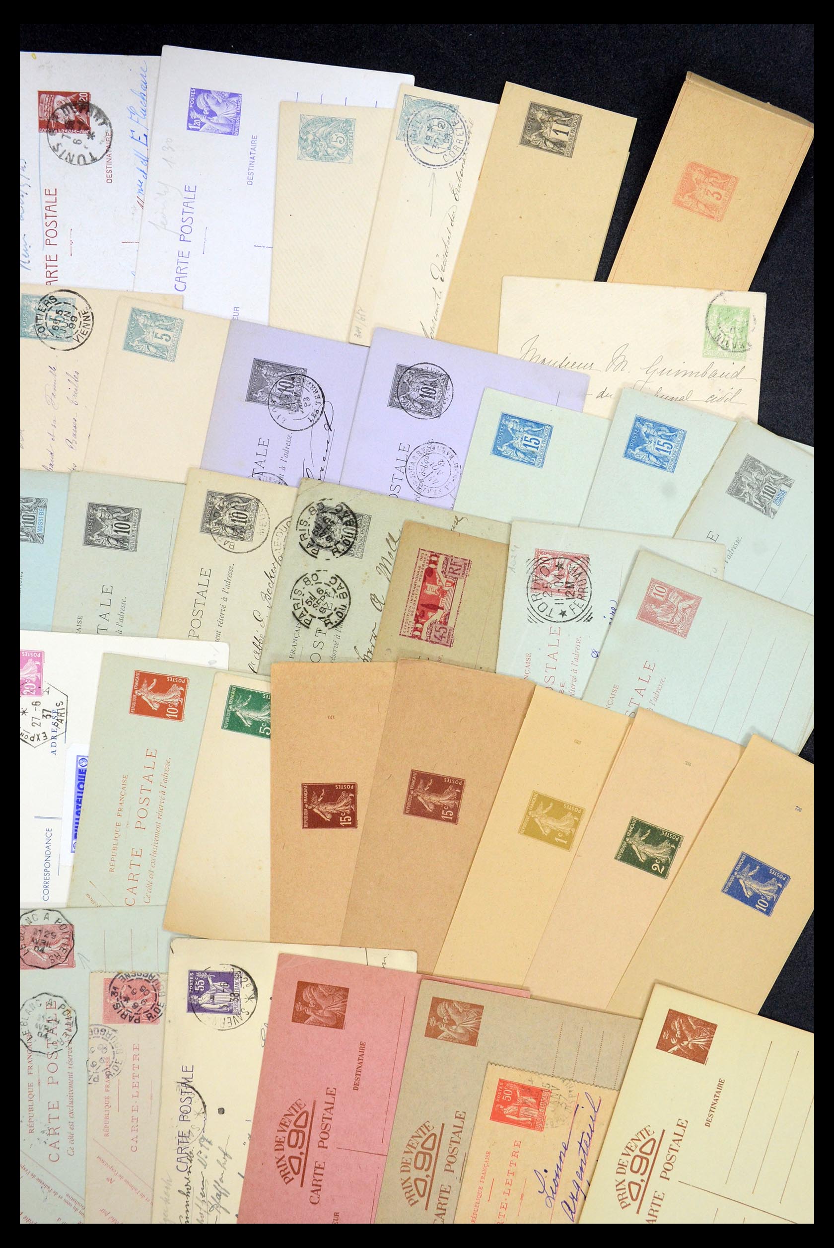 35984 054 - Postzegelverzameling 35984 Frankrijk postwaardestukken en FDC's 1893-