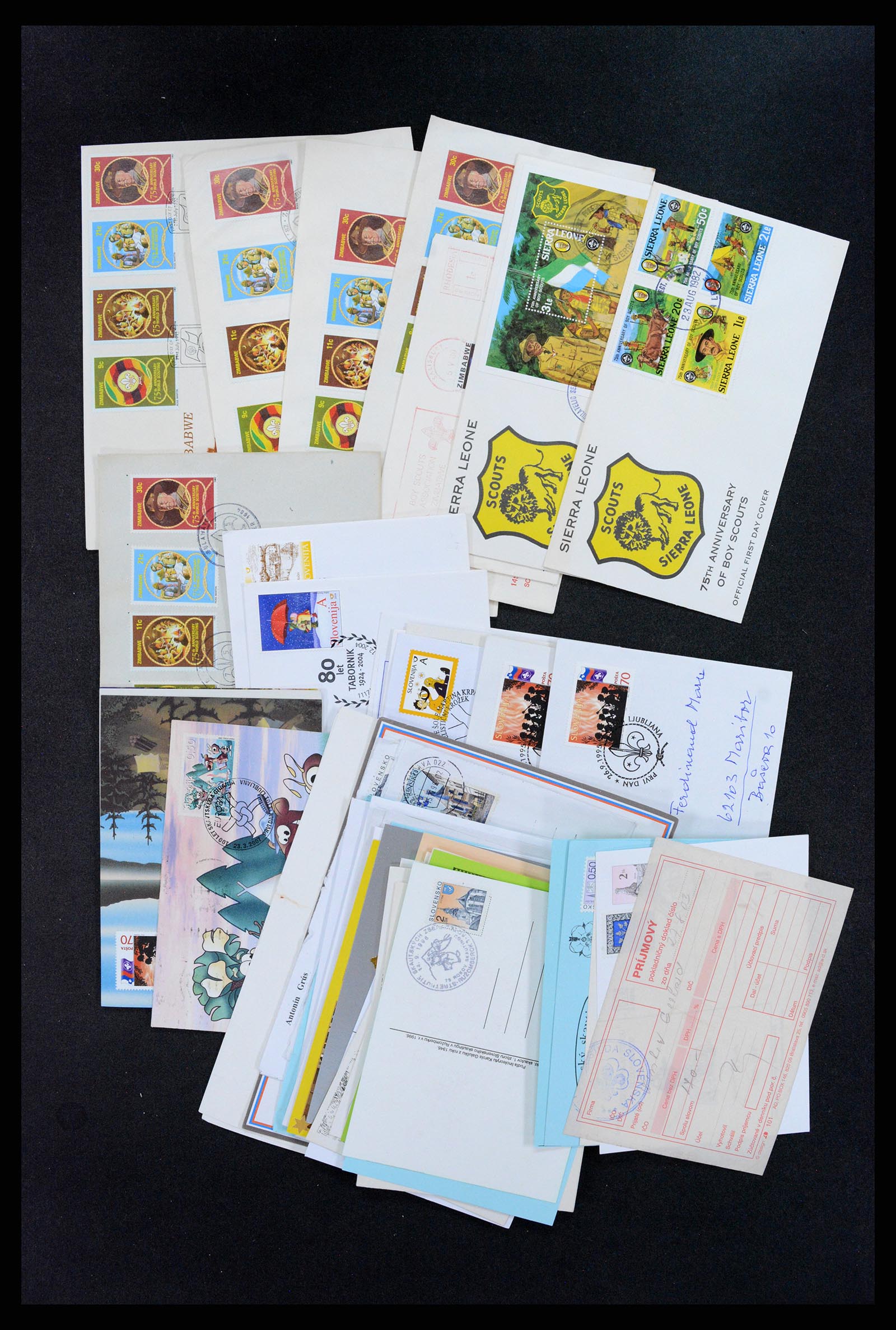 36108 003 - Postzegelverzameling 36108 Motief scouting 1930-2010.