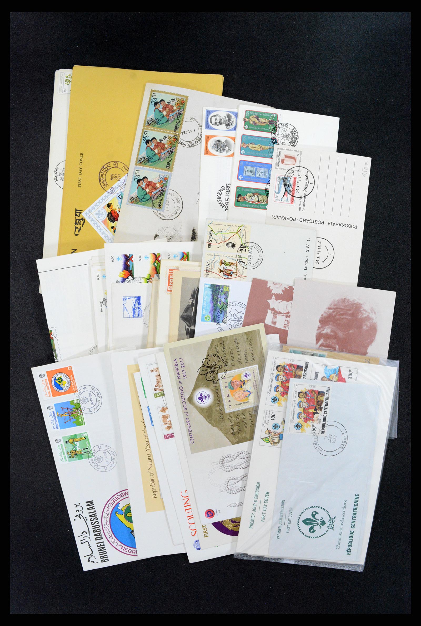 36108 015 - Postzegelverzameling 36108 Motief scouting 1930-2010.