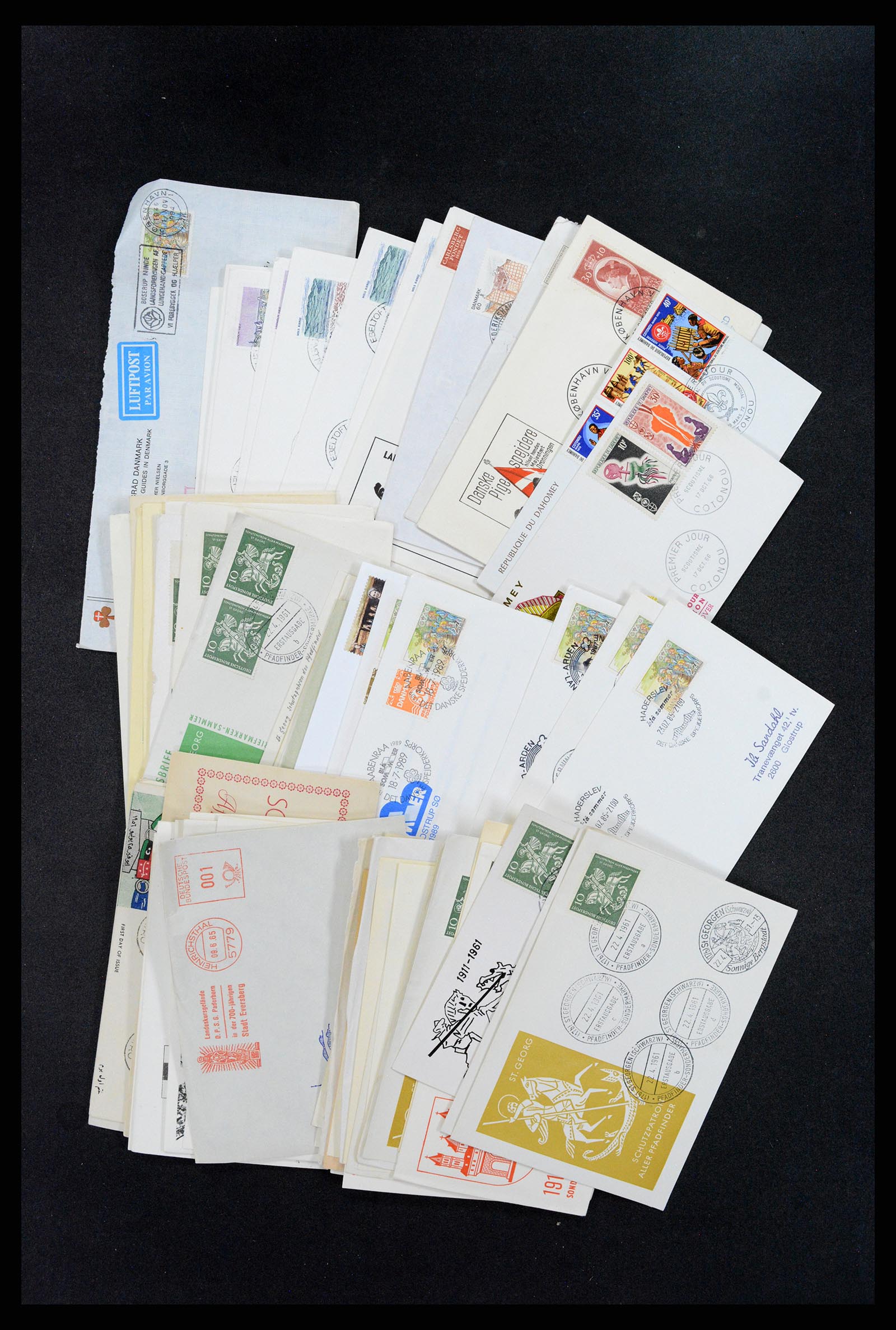 36108 023 - Postzegelverzameling 36108 Motief scouting 1930-2010.