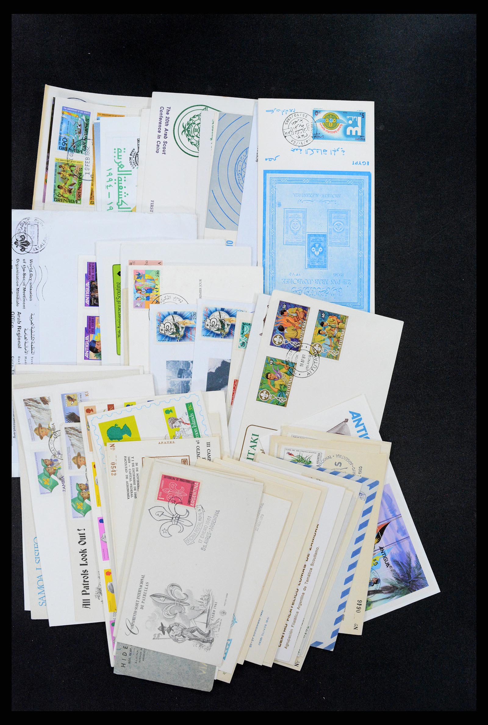 36108 024 - Postzegelverzameling 36108 Motief scouting 1930-2010.