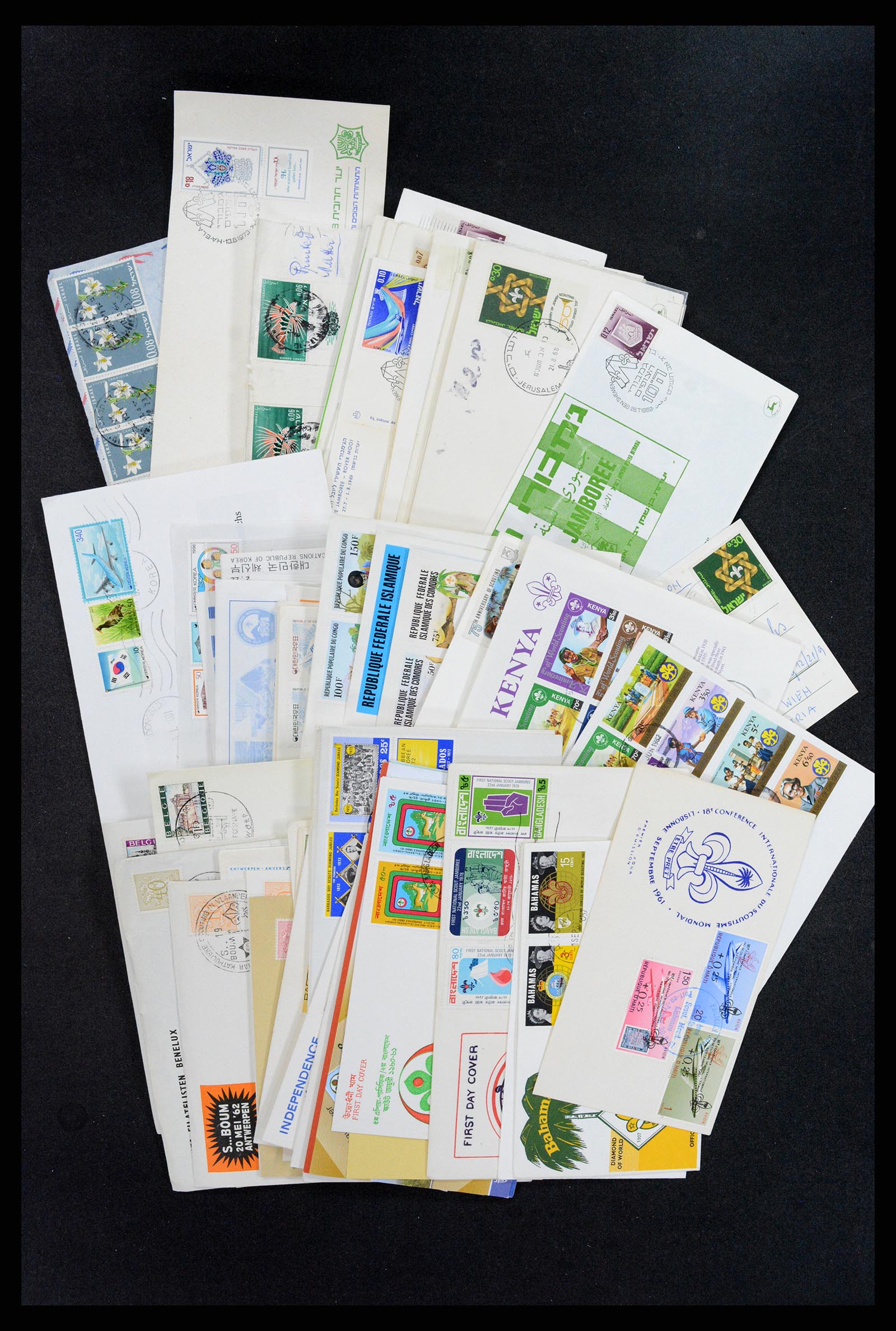 36108 027 - Postzegelverzameling 36108 Motief scouting 1930-2010.