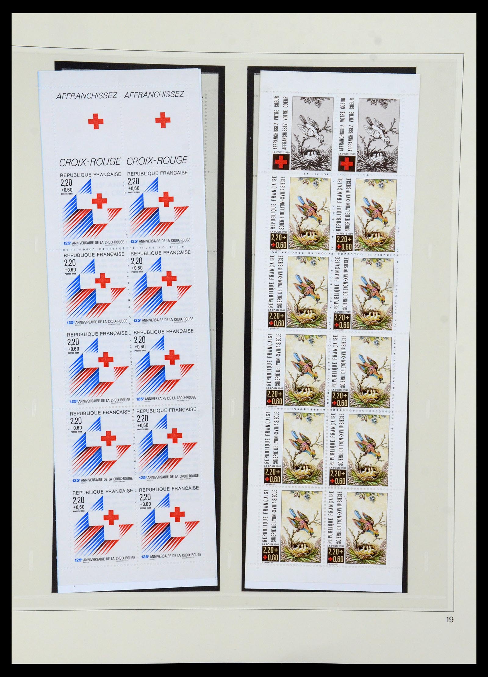 36202 031 - Stamp collection 36202 France red cross booklets 1952-2005.