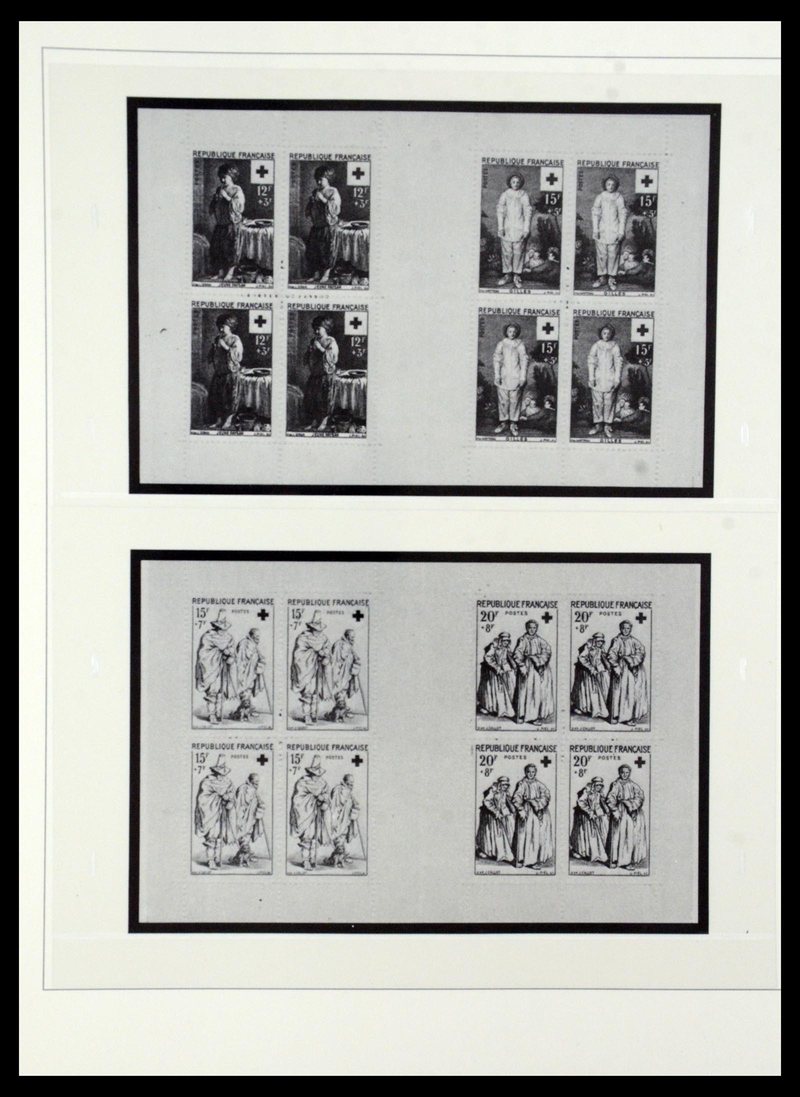 36202 052 - Stamp collection 36202 France red cross booklets 1952-2005.