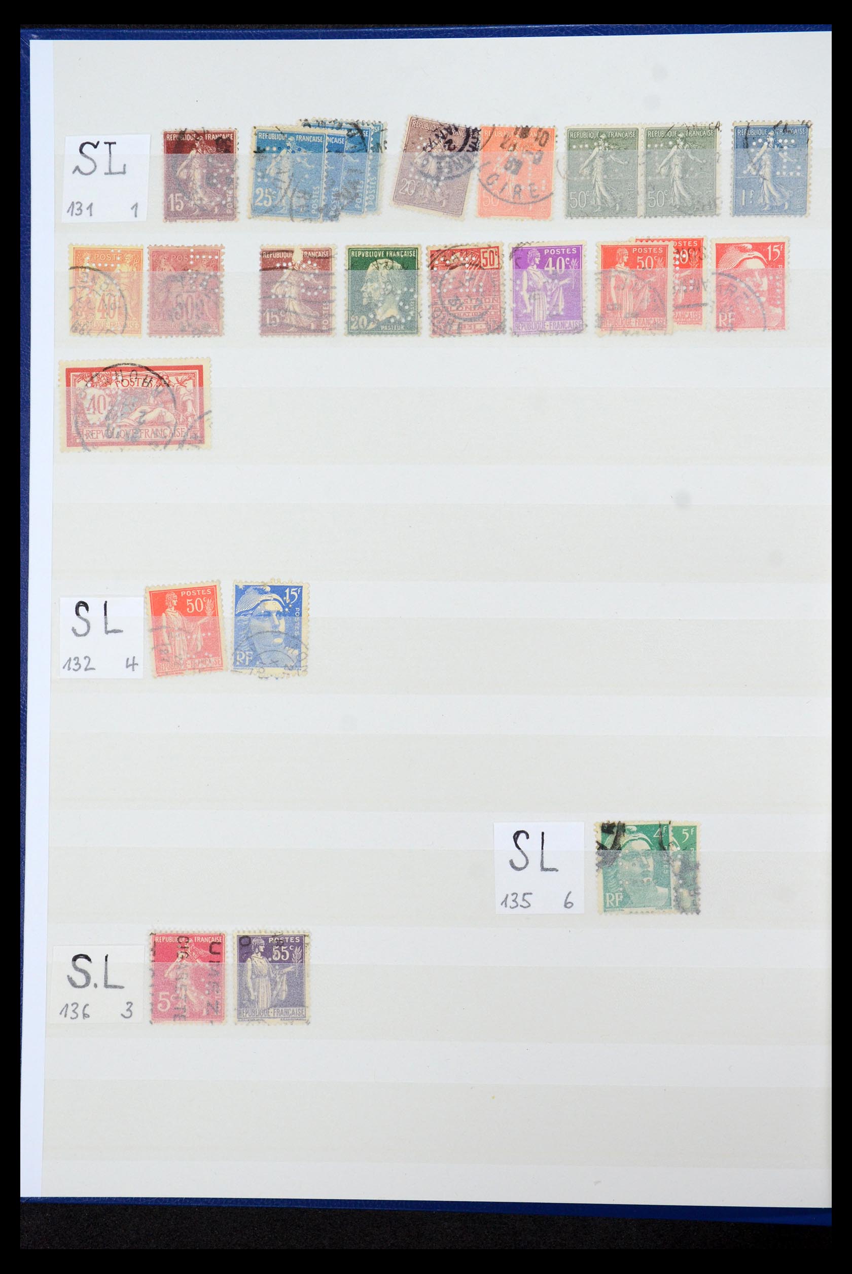 36224 002 - Postzegelverzameling 36224 Wereld perfins 1890-1950.