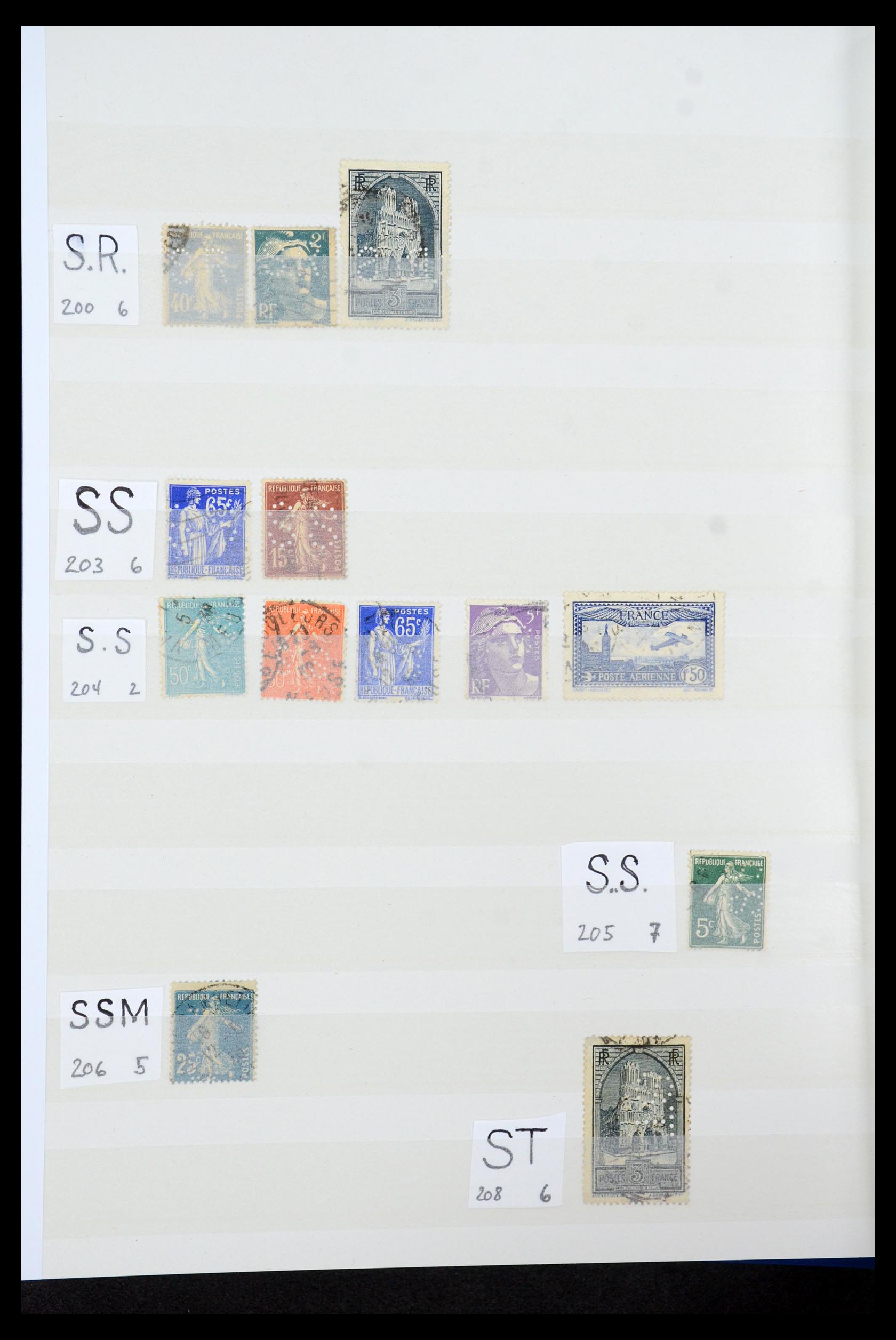 36224 010 - Postzegelverzameling 36224 Wereld perfins 1890-1950.