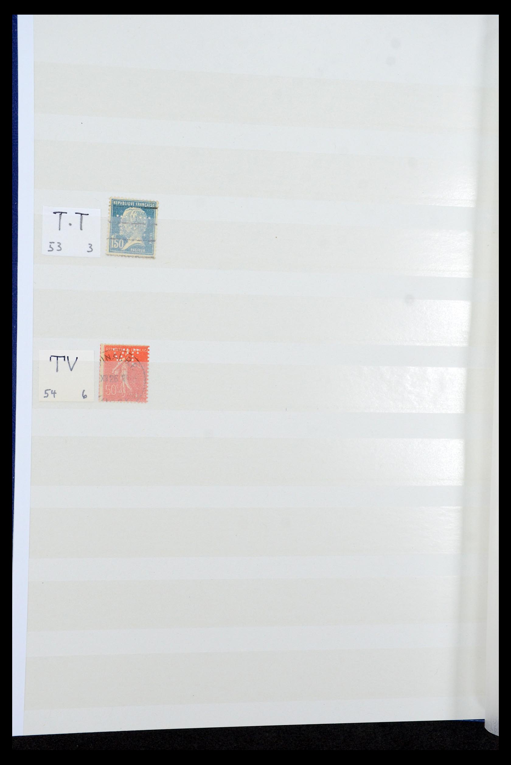 36224 016 - Postzegelverzameling 36224 Wereld perfins 1890-1950.