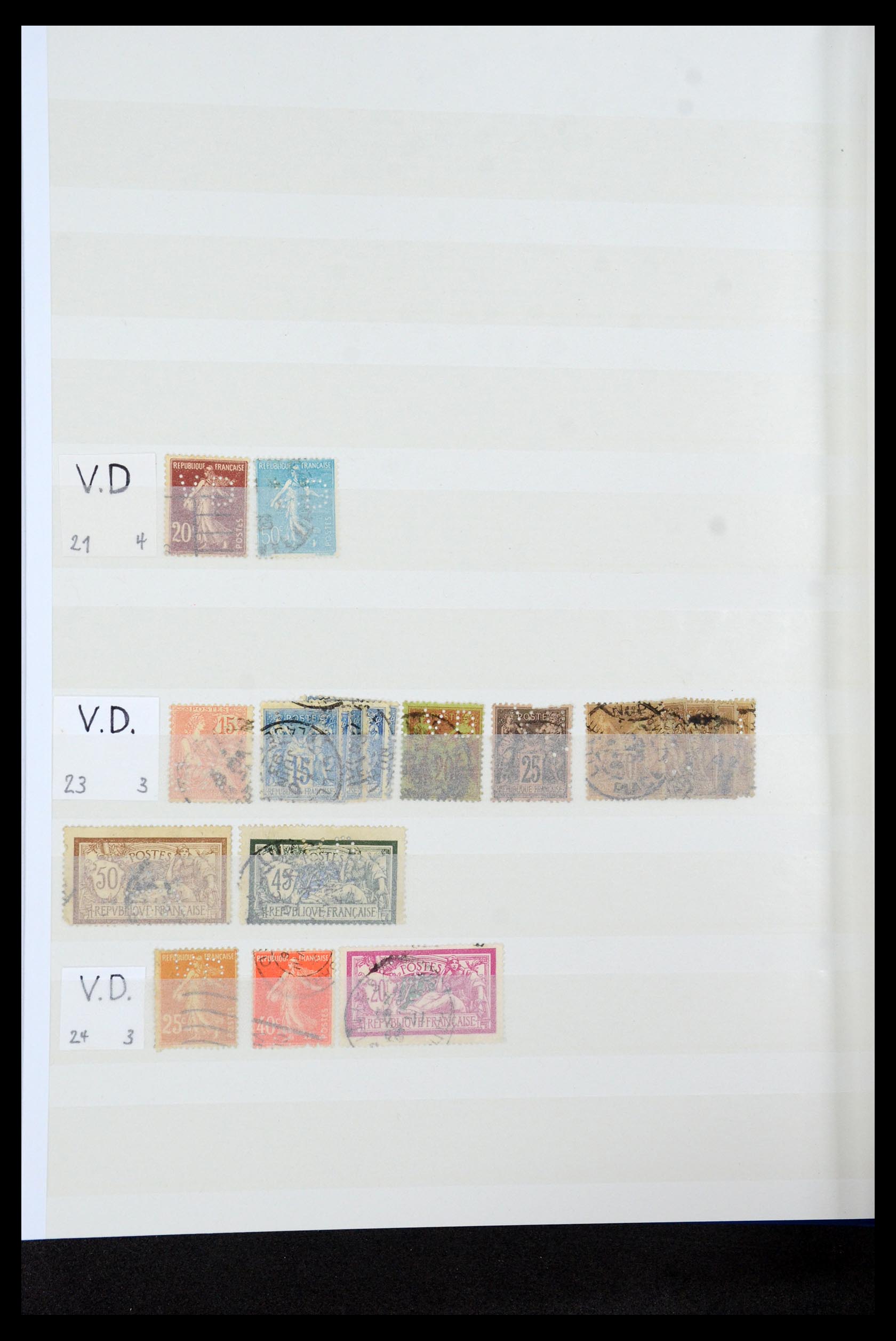 36224 020 - Stamp collection 36224 World perfins 1890-1950.