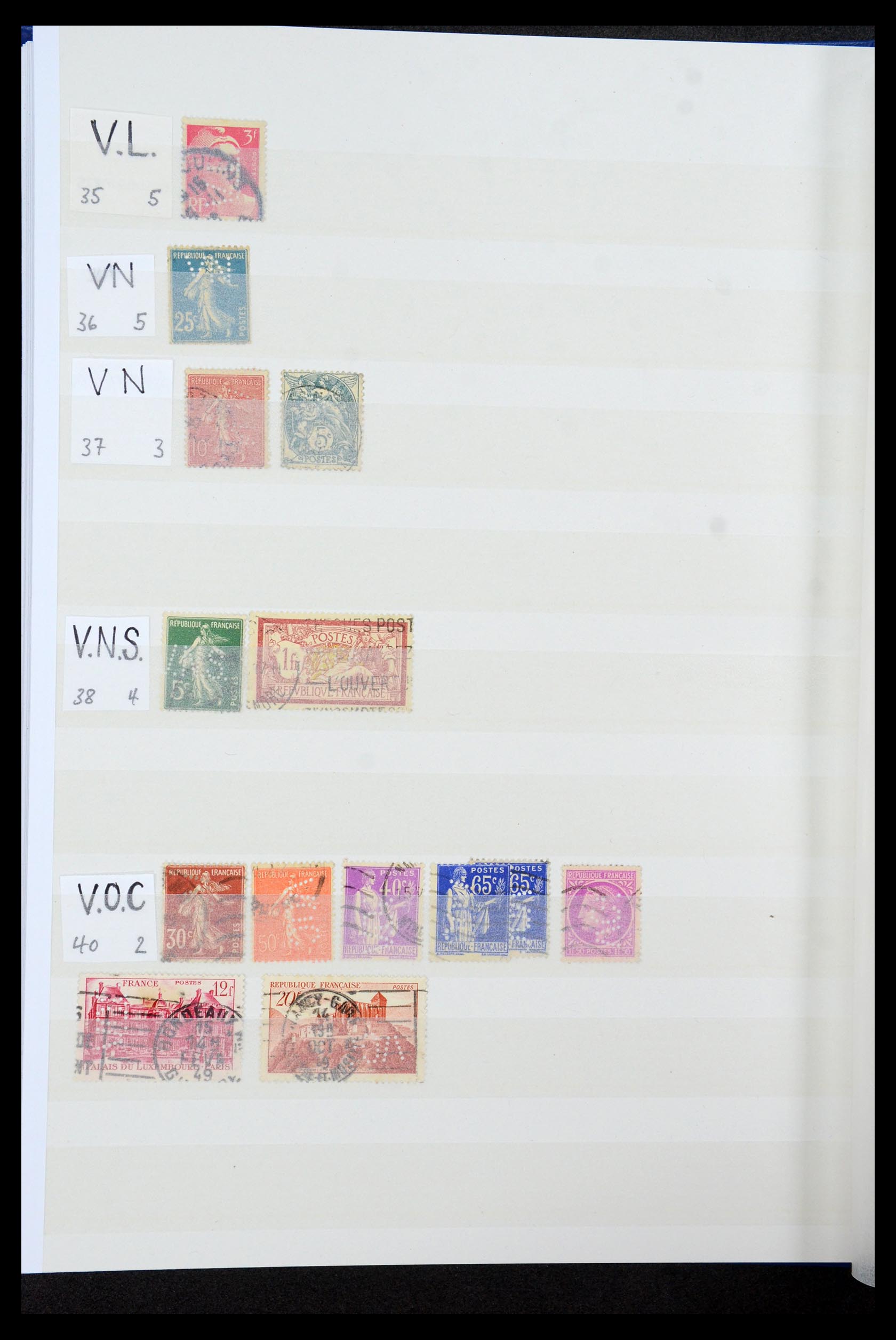 36224 022 - Postzegelverzameling 36224 Wereld perfins 1890-1950.