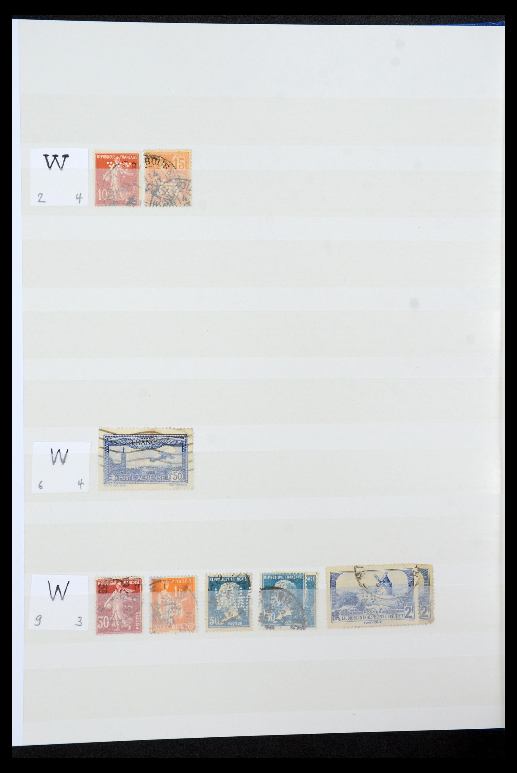36224 024 - Postzegelverzameling 36224 Wereld perfins 1890-1950.