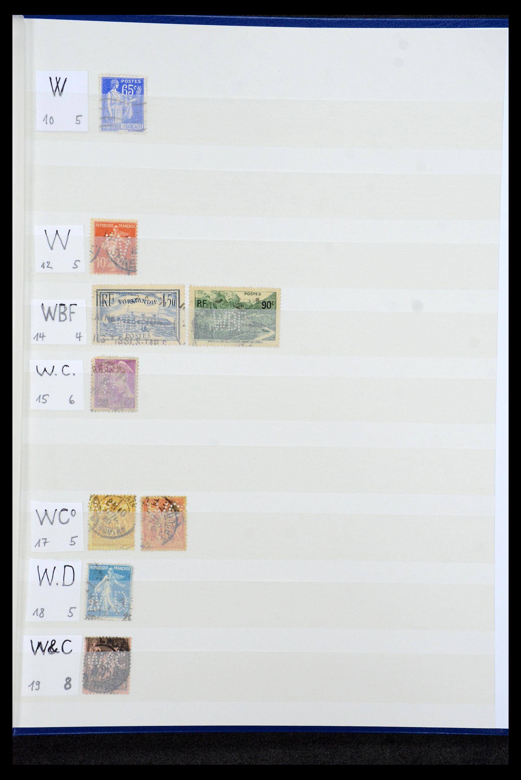 36224 025 - Postzegelverzameling 36224 Wereld perfins 1890-1950.