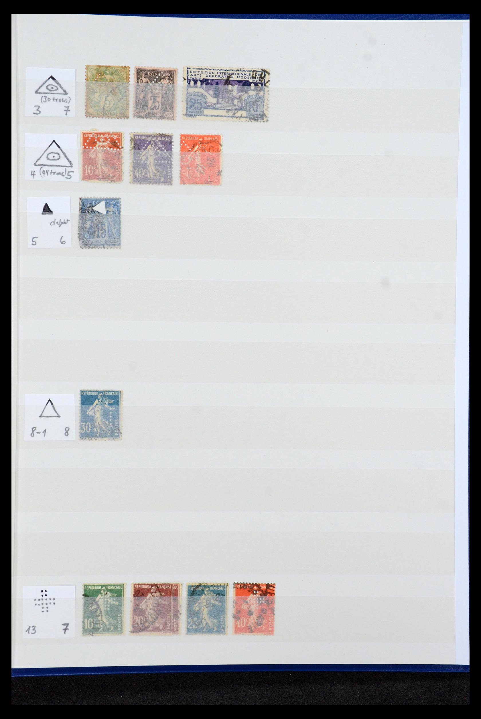 36224 029 - Postzegelverzameling 36224 Wereld perfins 1890-1950.