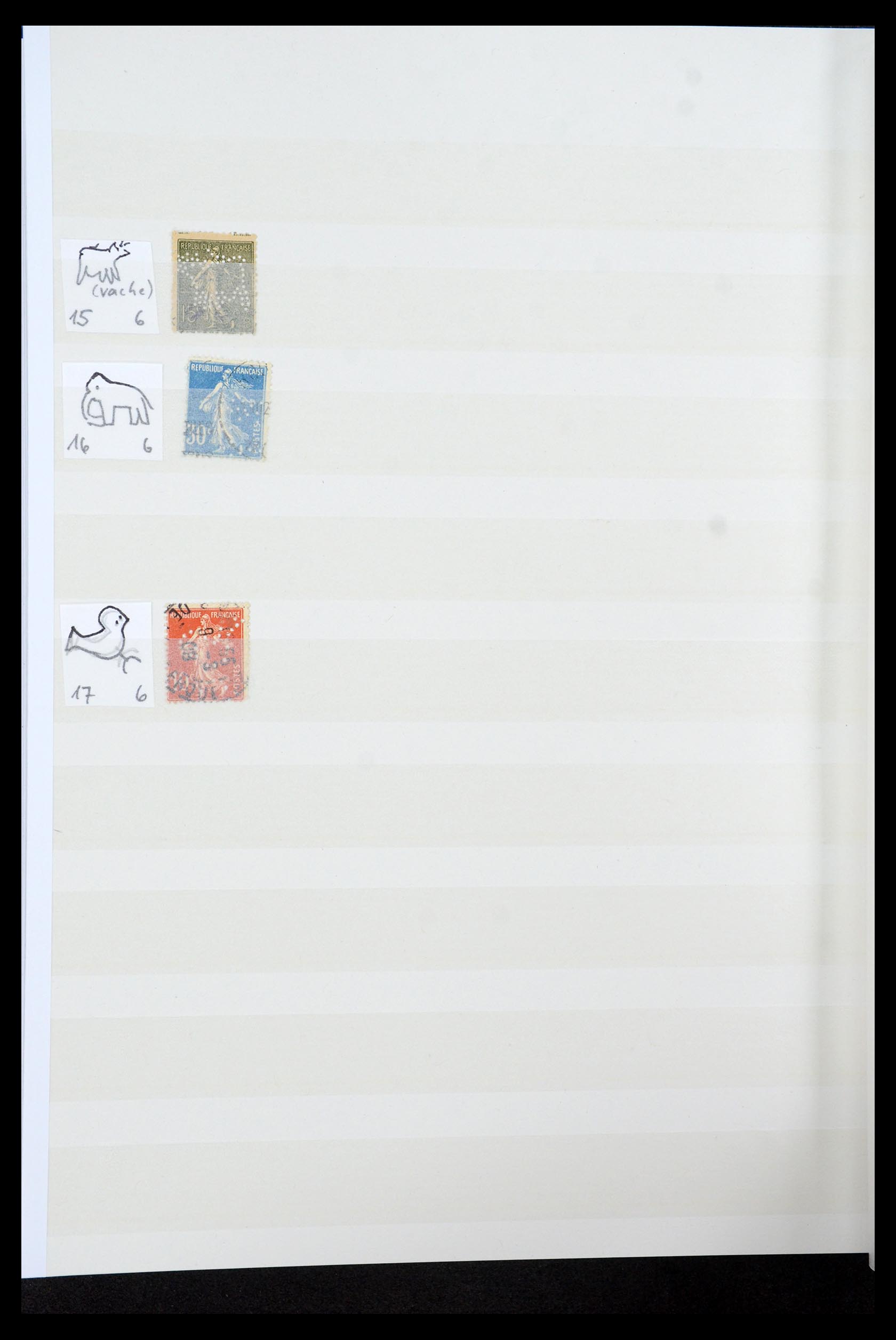 36224 030 - Postzegelverzameling 36224 Wereld perfins 1890-1950.