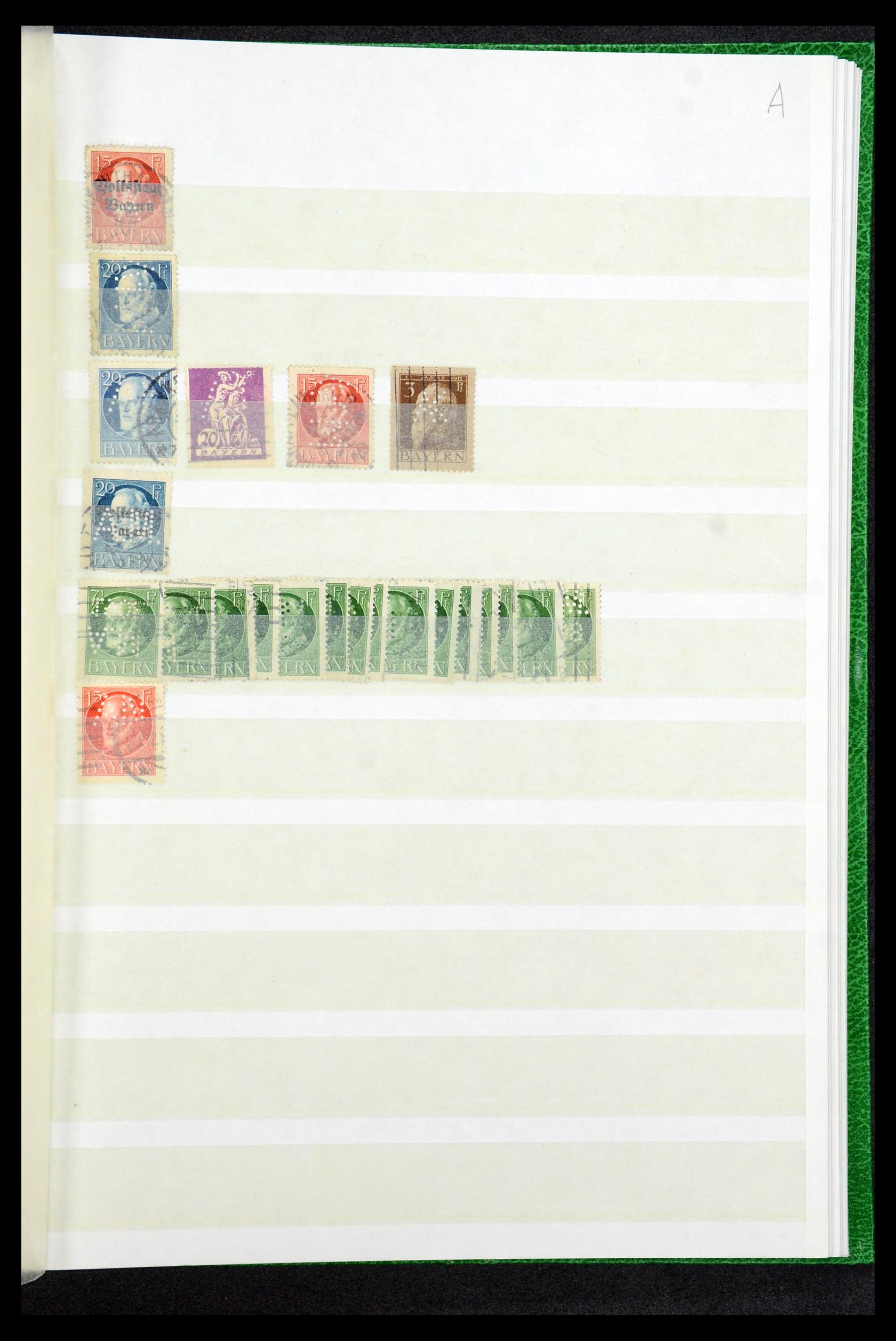 36224 032 - Postzegelverzameling 36224 Wereld perfins 1890-1950.