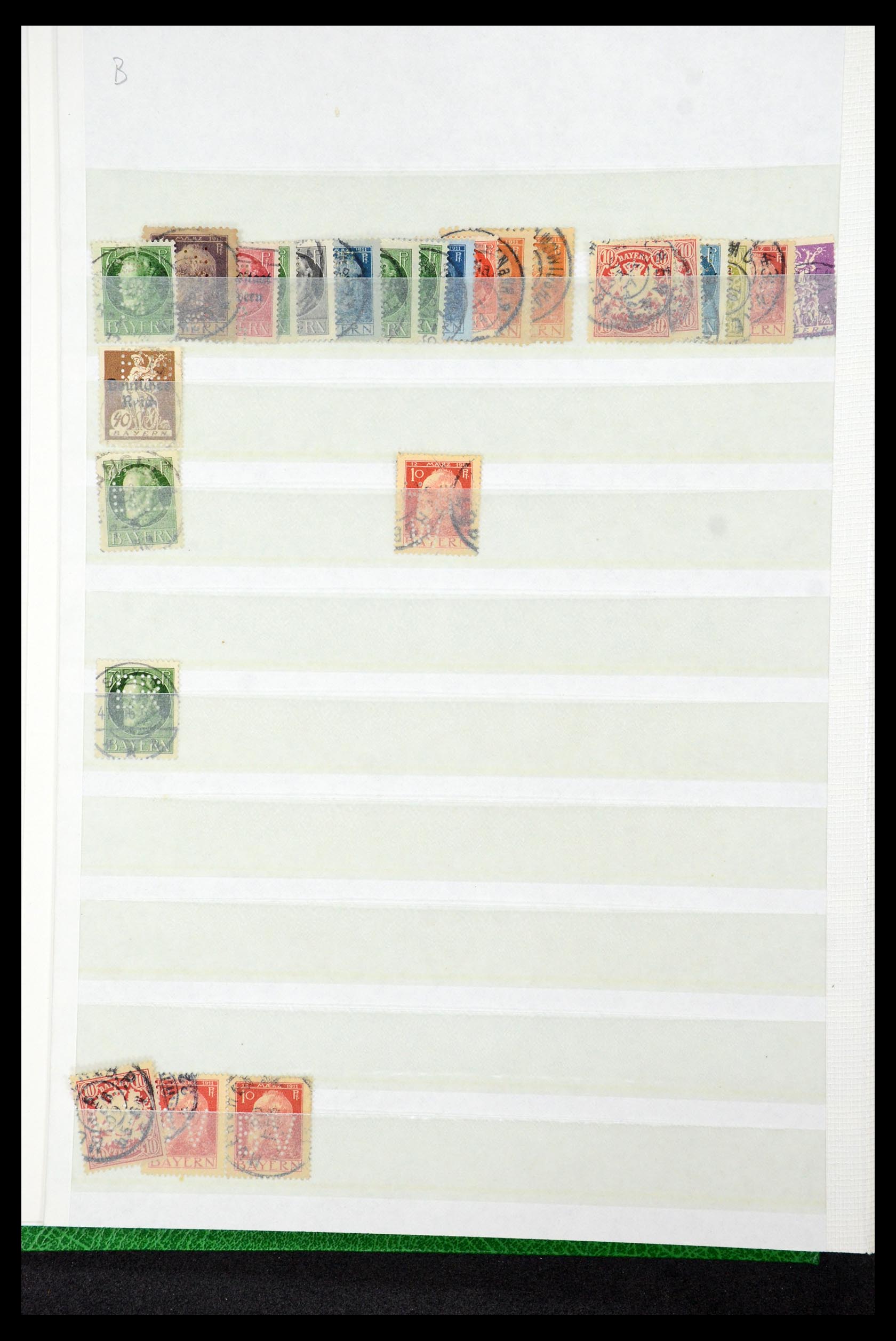 36224 033 - Postzegelverzameling 36224 Wereld perfins 1890-1950.