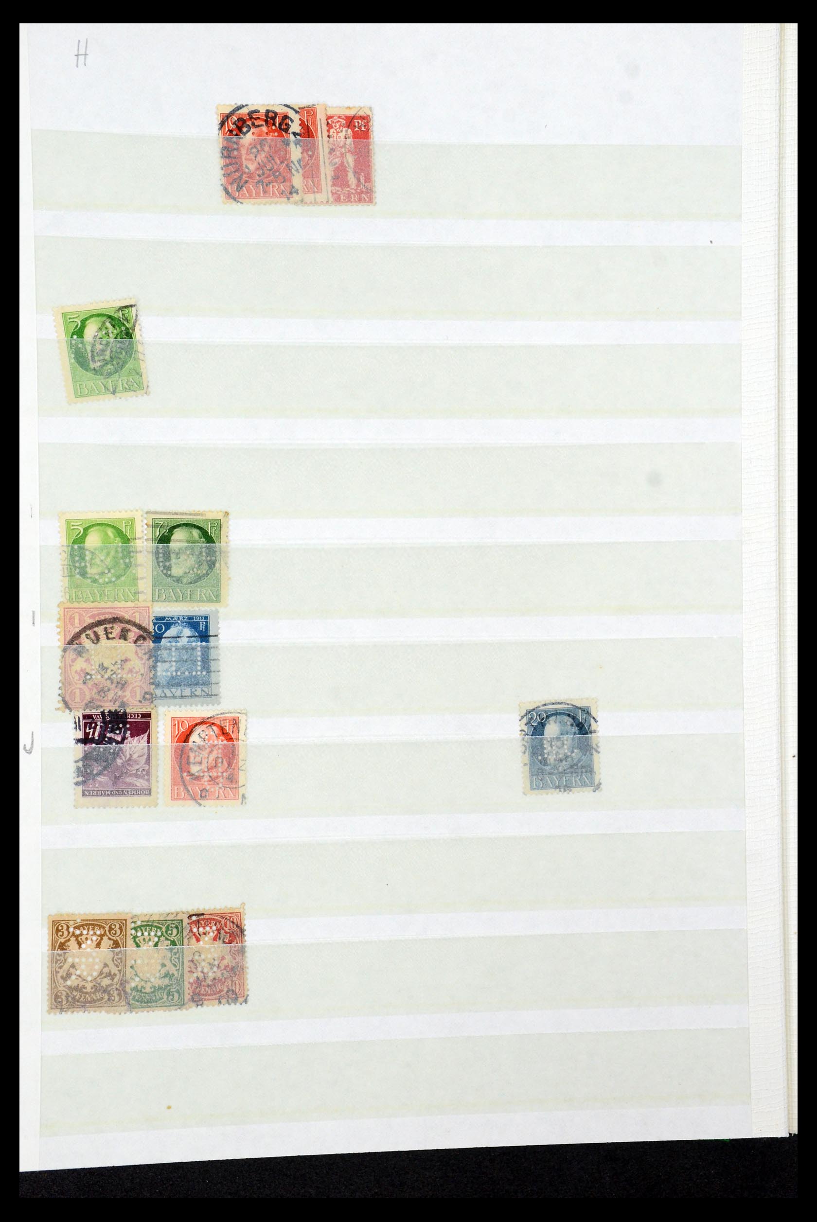36224 037 - Postzegelverzameling 36224 Wereld perfins 1890-1950.