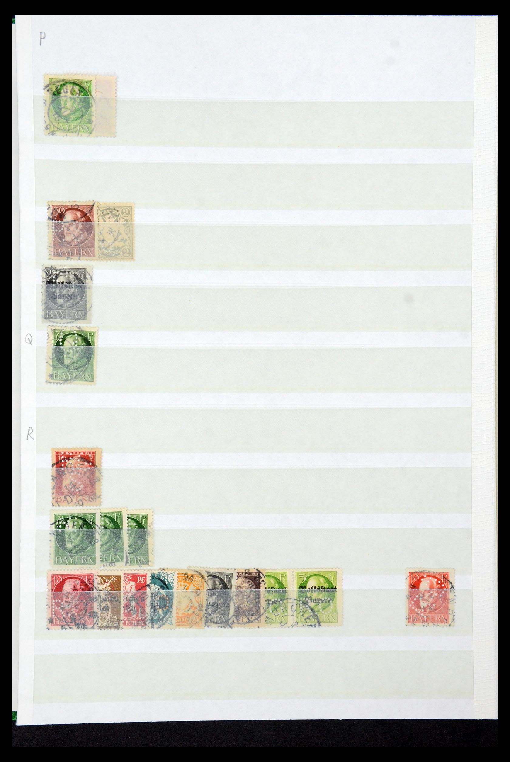 36224 041 - Postzegelverzameling 36224 Wereld perfins 1890-1950.