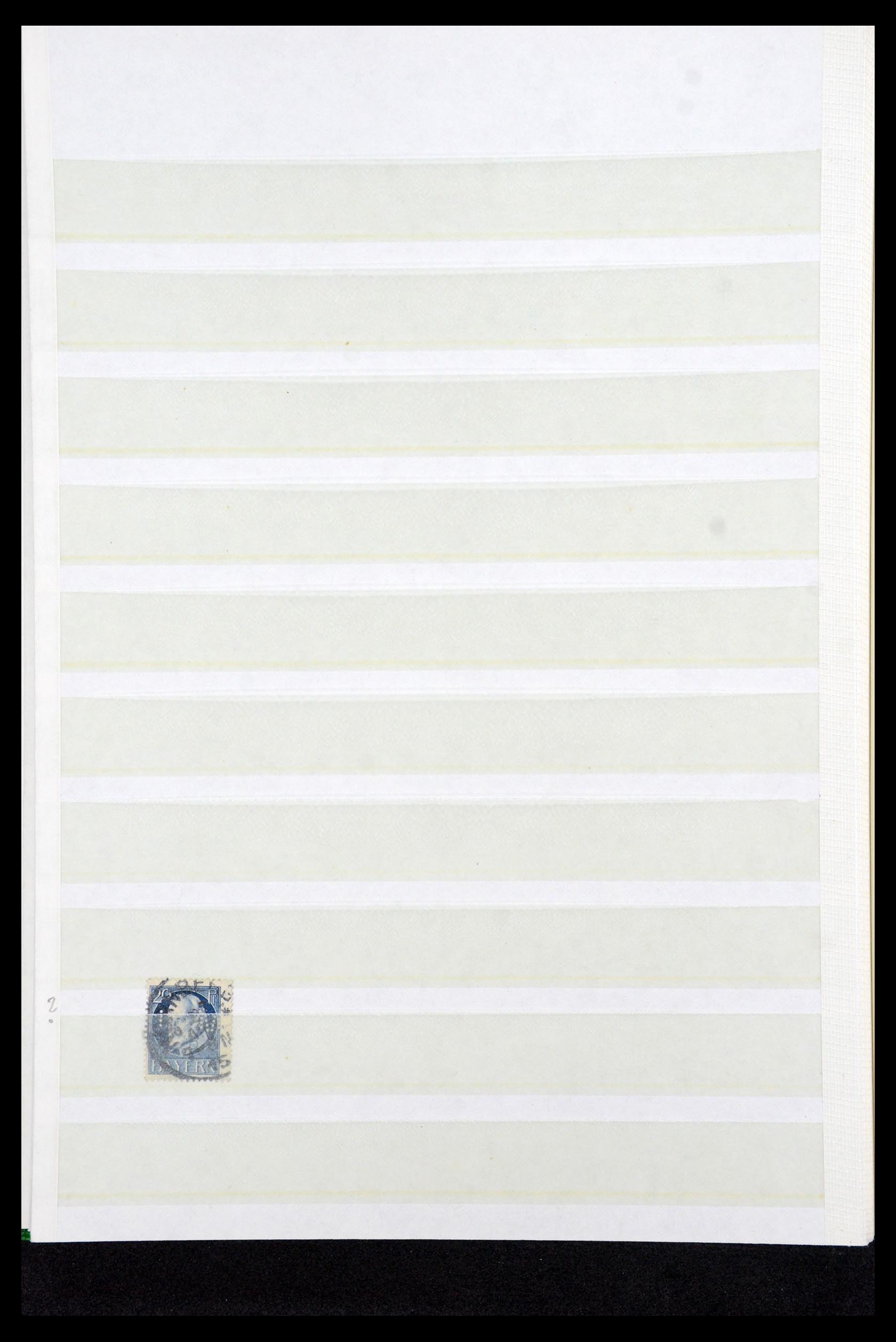 36224 048 - Postzegelverzameling 36224 Wereld perfins 1890-1950.