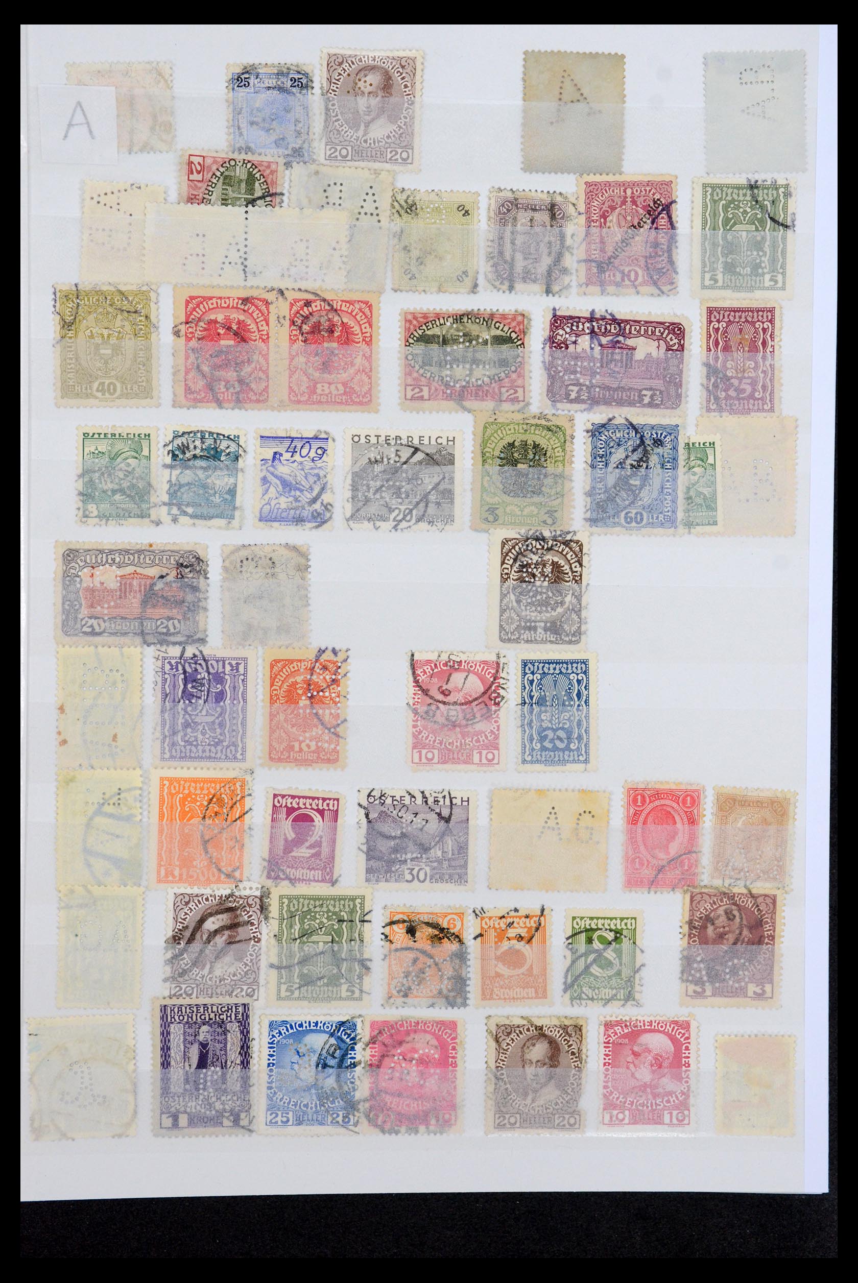 36224 049 - Postzegelverzameling 36224 Wereld perfins 1890-1950.