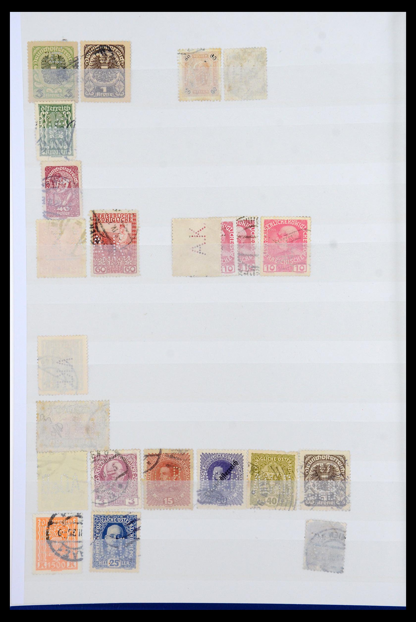 36224 050 - Postzegelverzameling 36224 Wereld perfins 1890-1950.