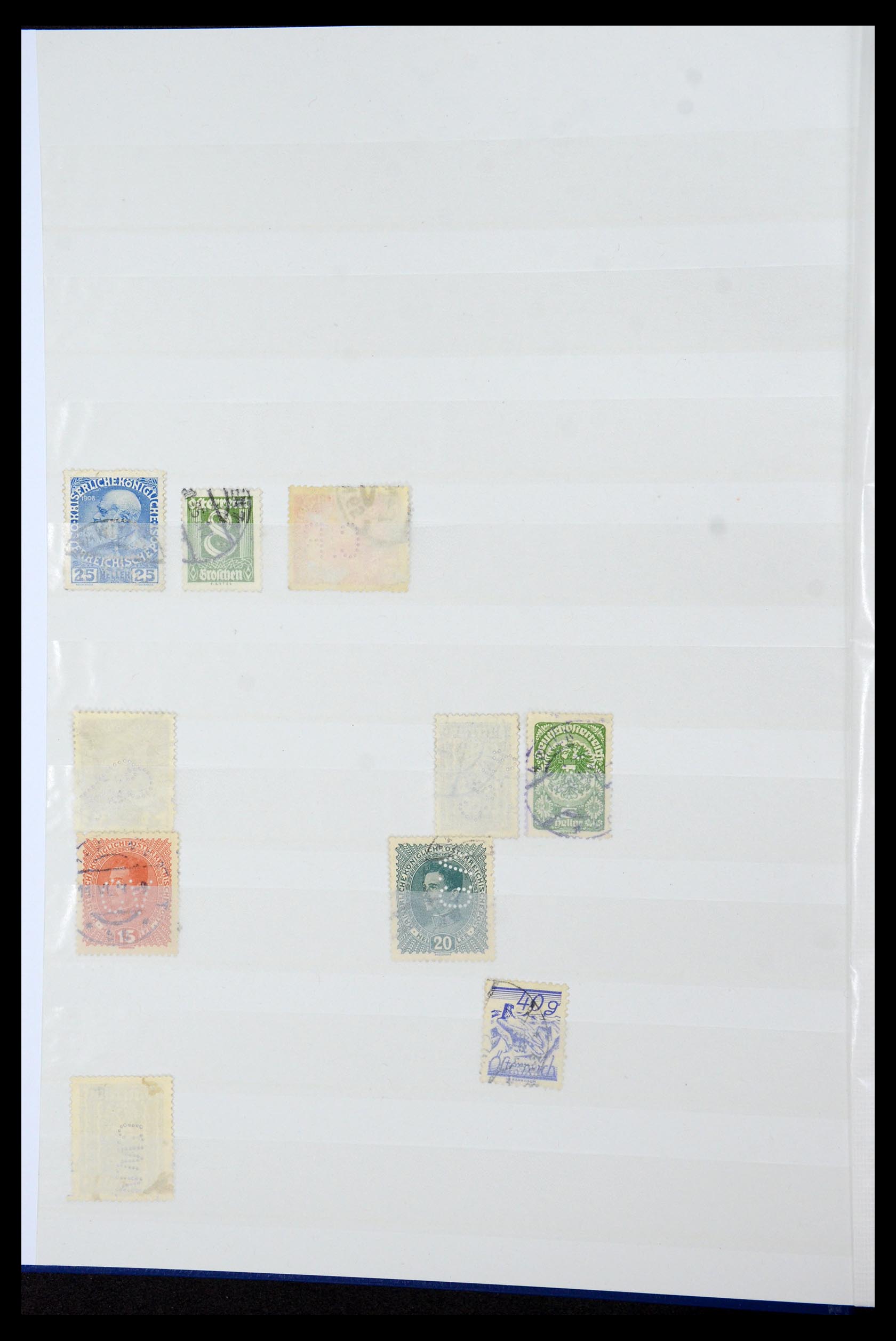36224 056 - Postzegelverzameling 36224 Wereld perfins 1890-1950.