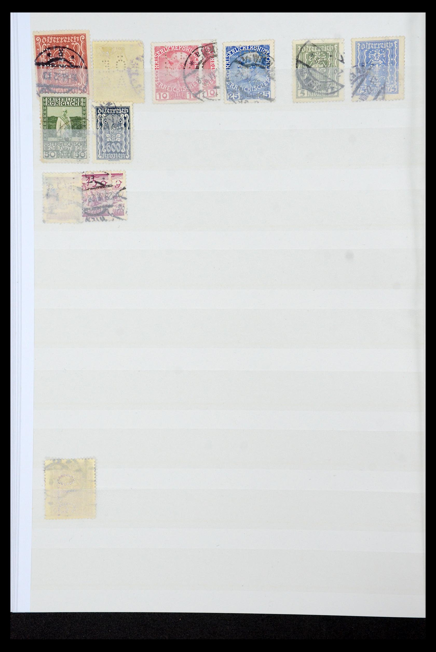 36224 086 - Postzegelverzameling 36224 Wereld perfins 1890-1950.