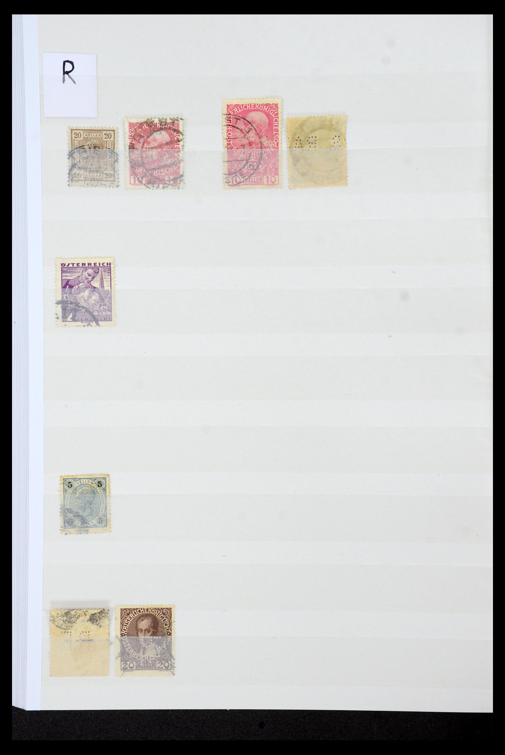 36224 091 - Postzegelverzameling 36224 Wereld perfins 1890-1950.