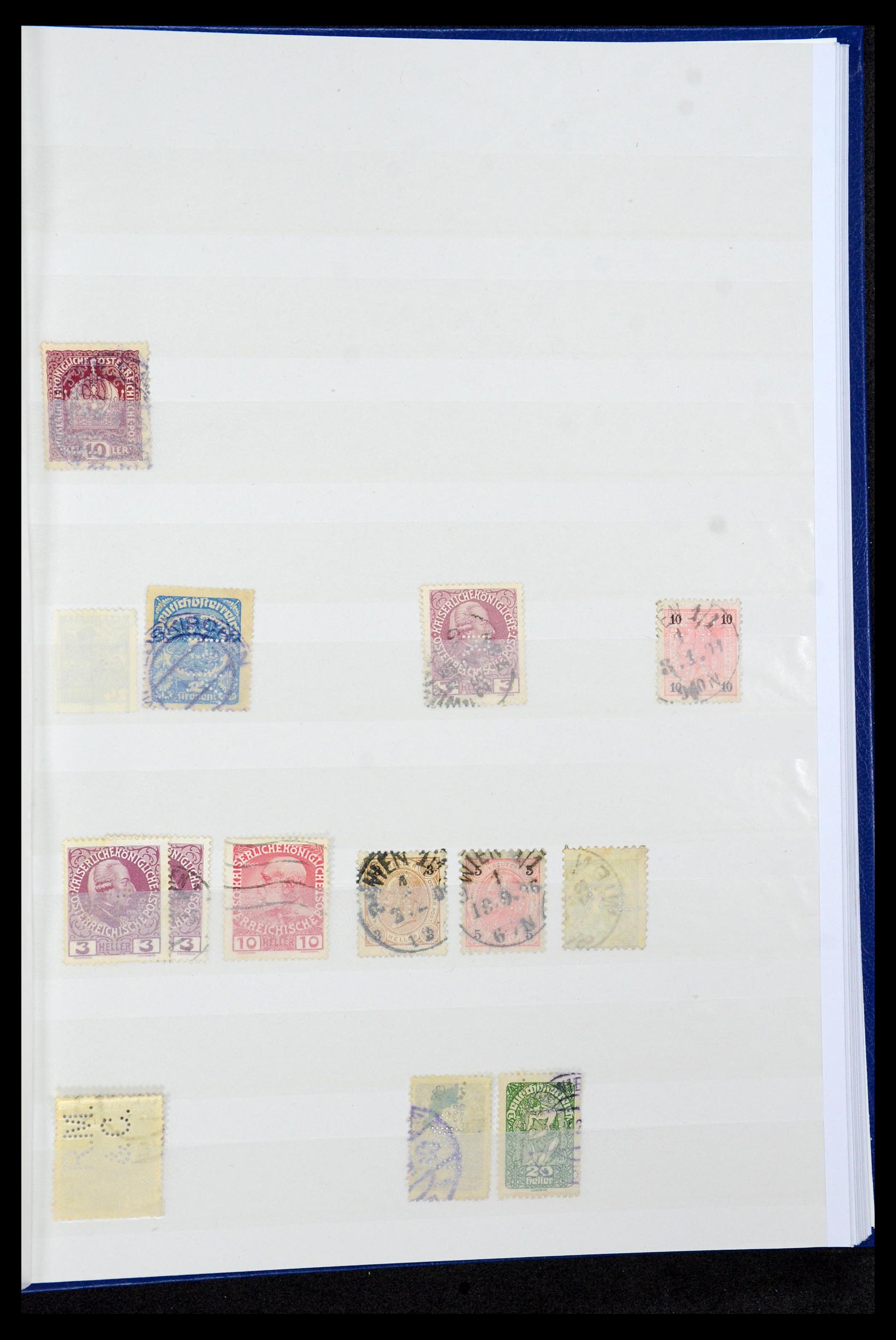 36224 092 - Postzegelverzameling 36224 Wereld perfins 1890-1950.
