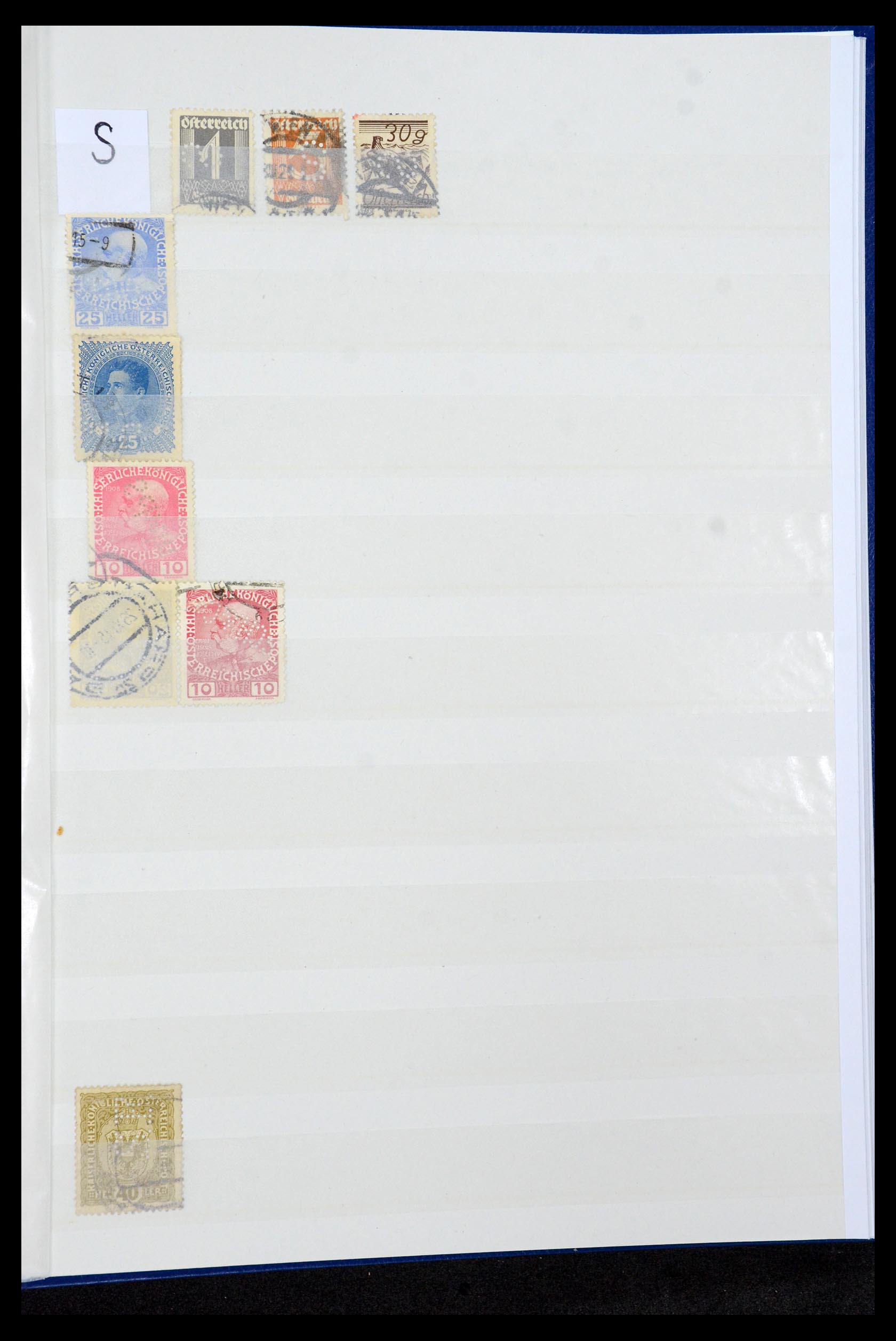 36224 094 - Postzegelverzameling 36224 Wereld perfins 1890-1950.