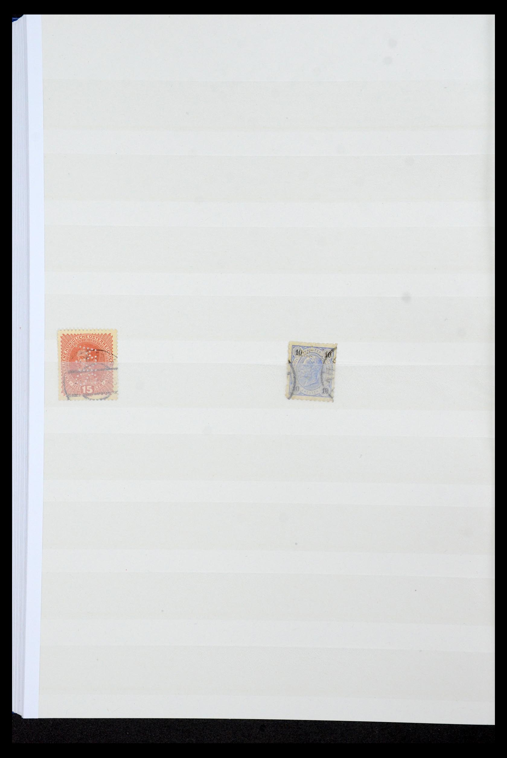 36224 095 - Postzegelverzameling 36224 Wereld perfins 1890-1950.
