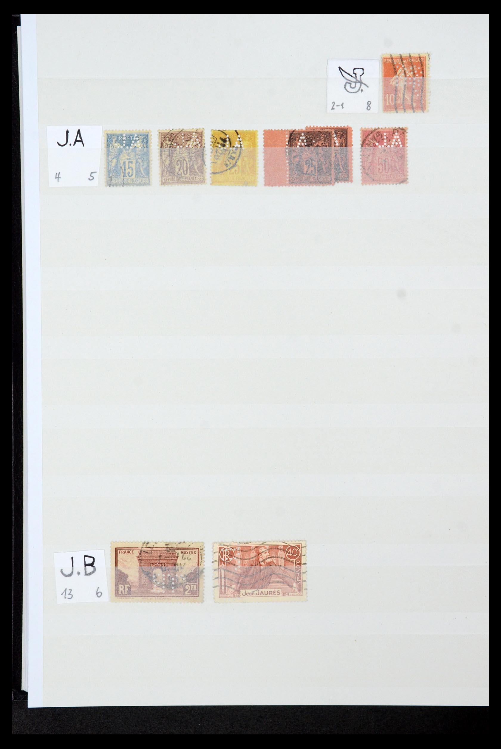 36224 307 - Postzegelverzameling 36224 Wereld perfins 1890-1950.