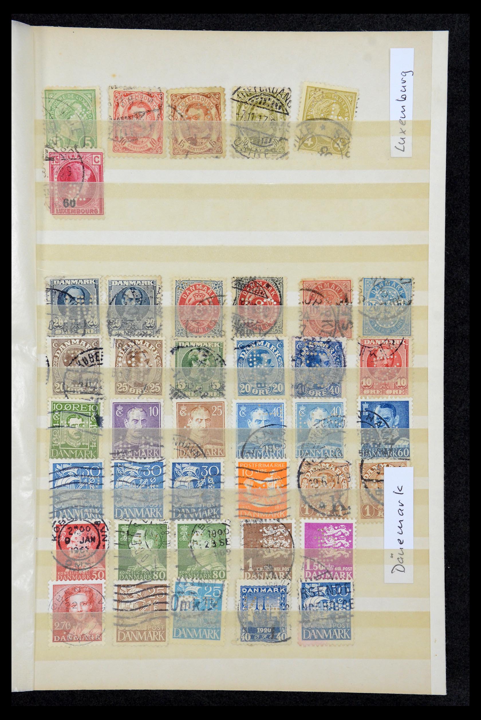 36224 315 - Postzegelverzameling 36224 Wereld perfins 1890-1950.