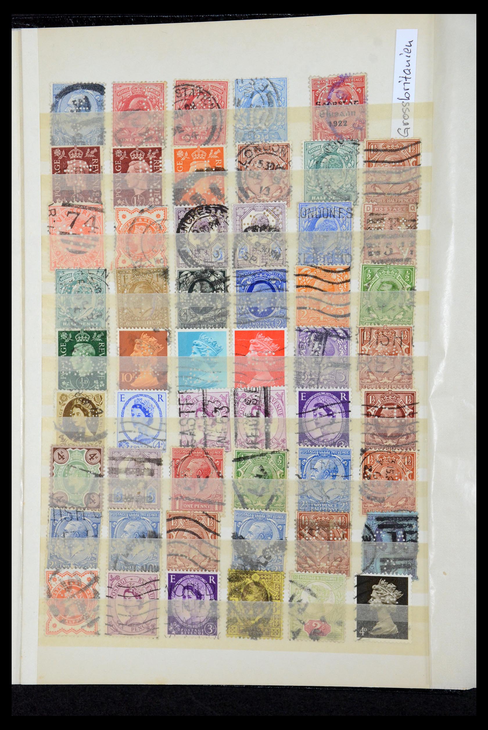 36224 319 - Postzegelverzameling 36224 Wereld perfins 1890-1950.