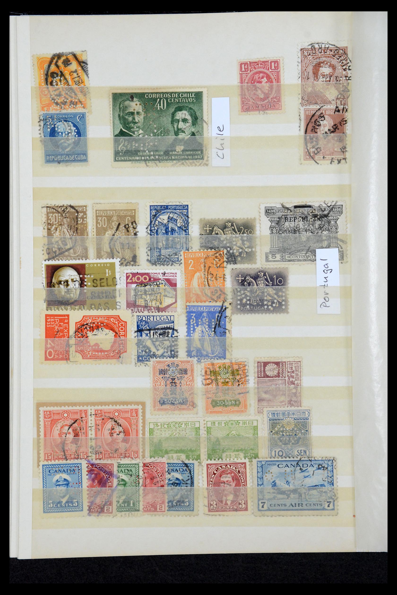 36224 331 - Postzegelverzameling 36224 Wereld perfins 1890-1950.