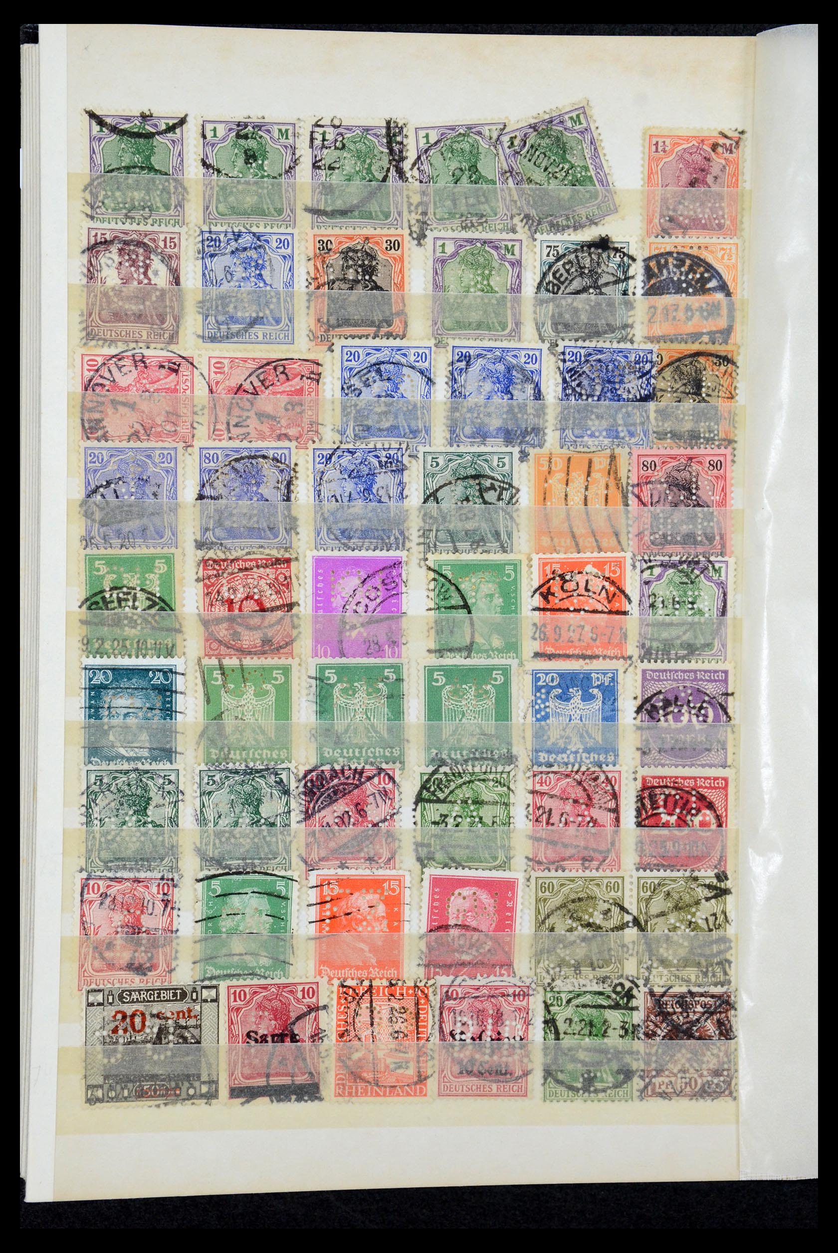 36224 333 - Postzegelverzameling 36224 Wereld perfins 1890-1950.