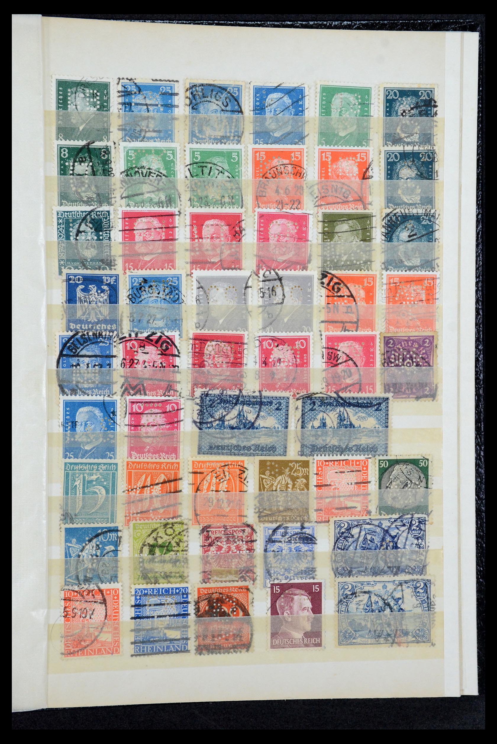 36224 338 - Postzegelverzameling 36224 Wereld perfins 1890-1950.