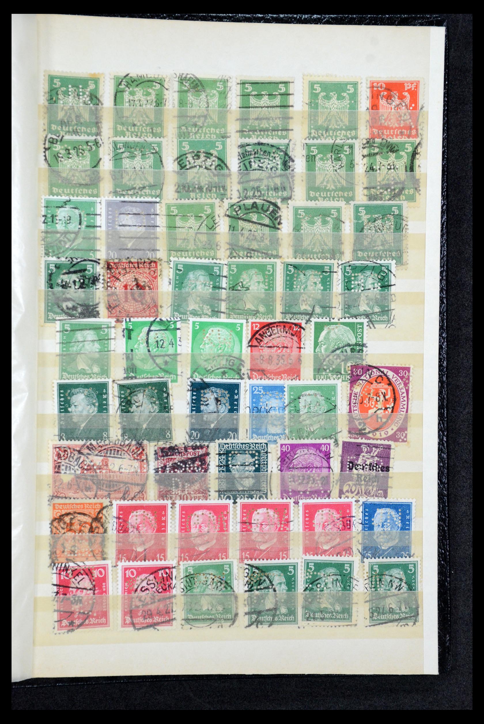 36224 340 - Postzegelverzameling 36224 Wereld perfins 1890-1950.