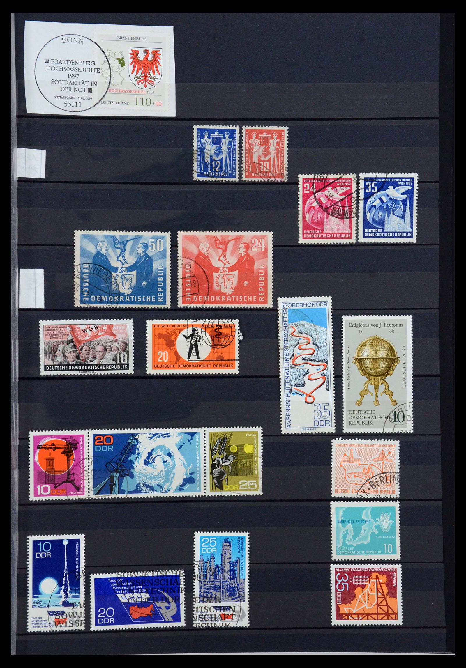 36238 013 - Postzegelverzameling 36238 Motief landkaarten 1900-2000.