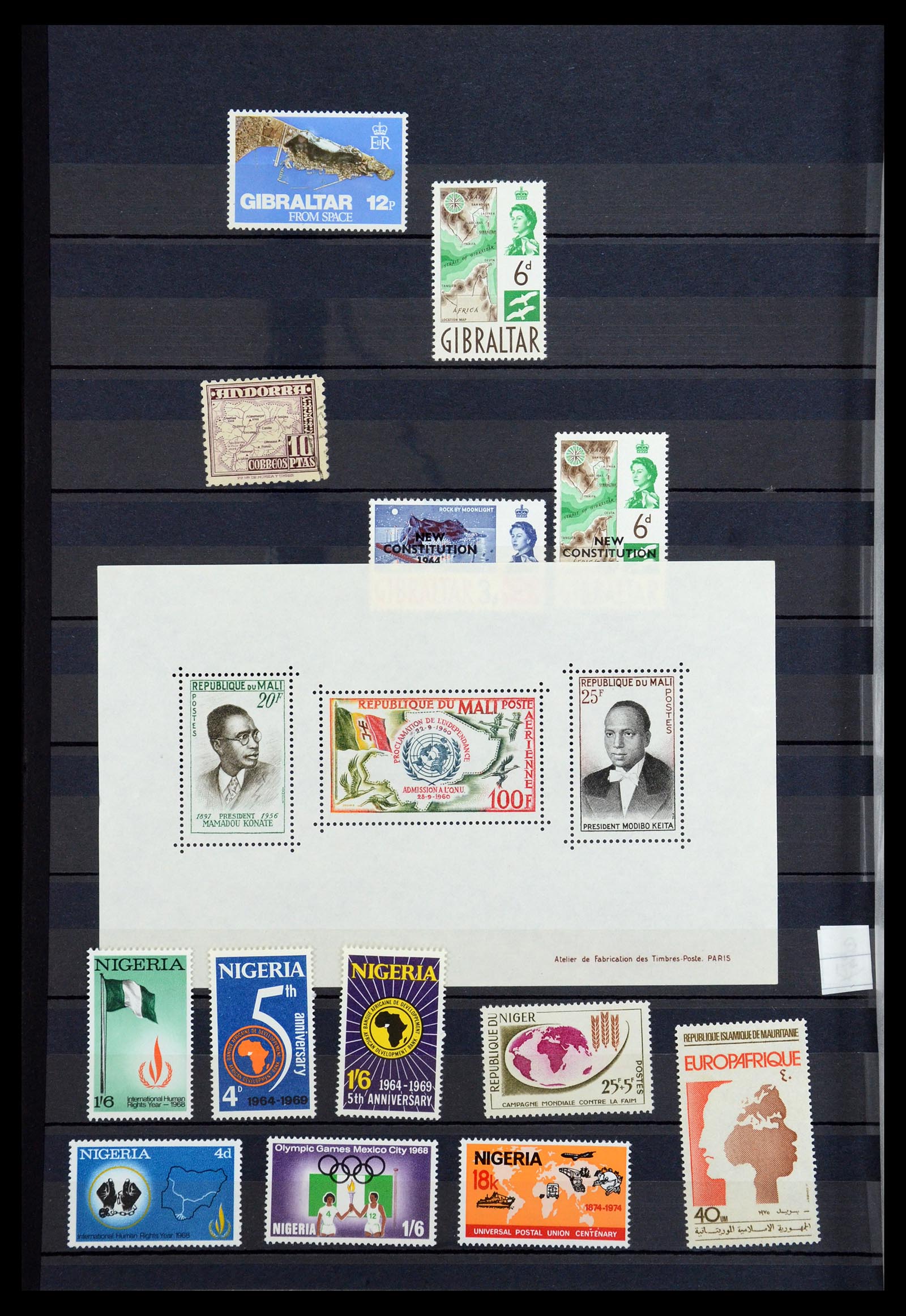 36238 030 - Postzegelverzameling 36238 Motief landkaarten 1900-2000.