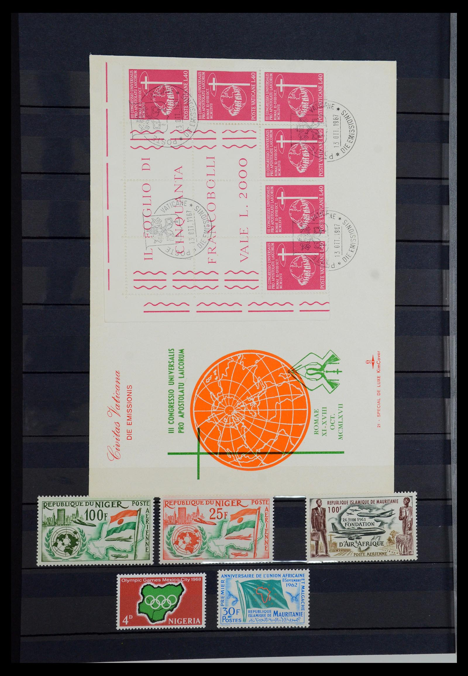 36238 032 - Postzegelverzameling 36238 Motief landkaarten 1900-2000.