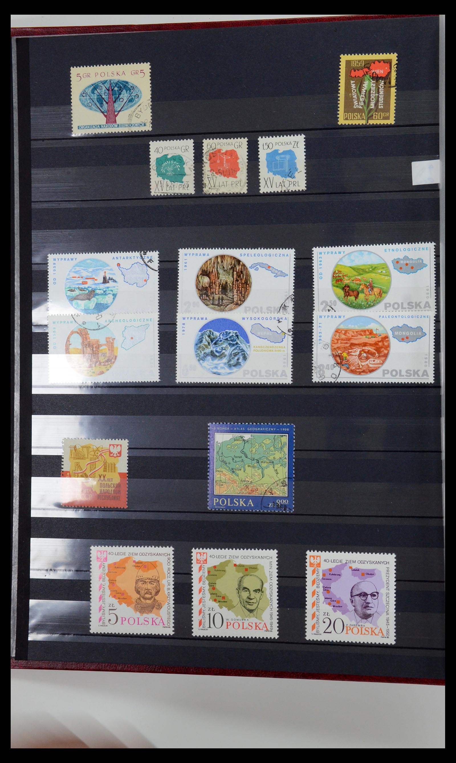 36238 100 - Postzegelverzameling 36238 Motief landkaarten 1900-2000.