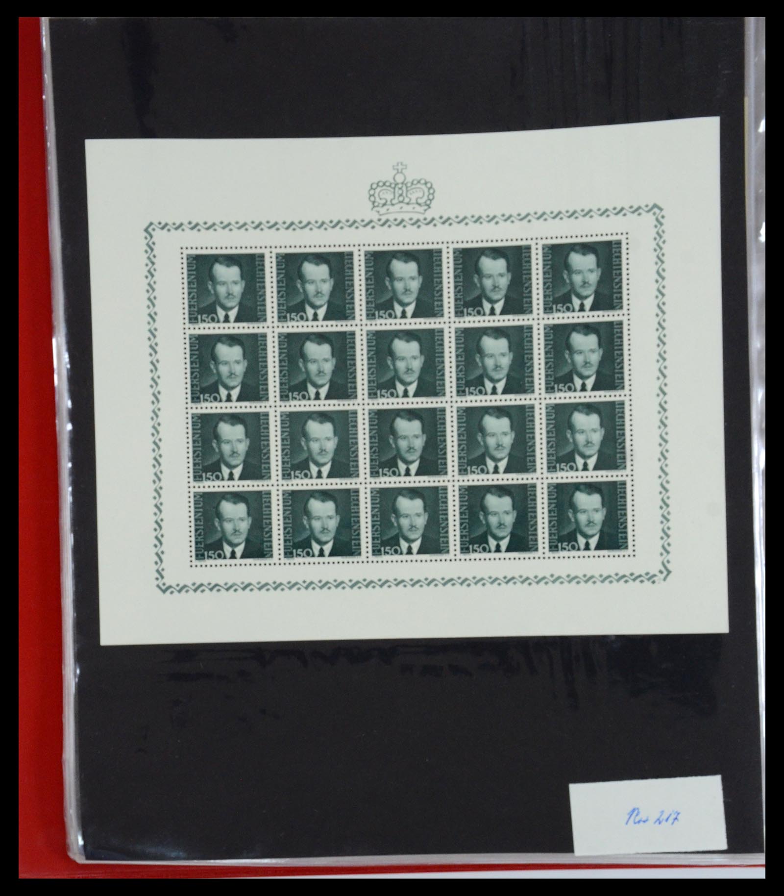 36280 034 - Stamp collection 36280 Liechtenstein souvenir sheets and sheetlets 1934-