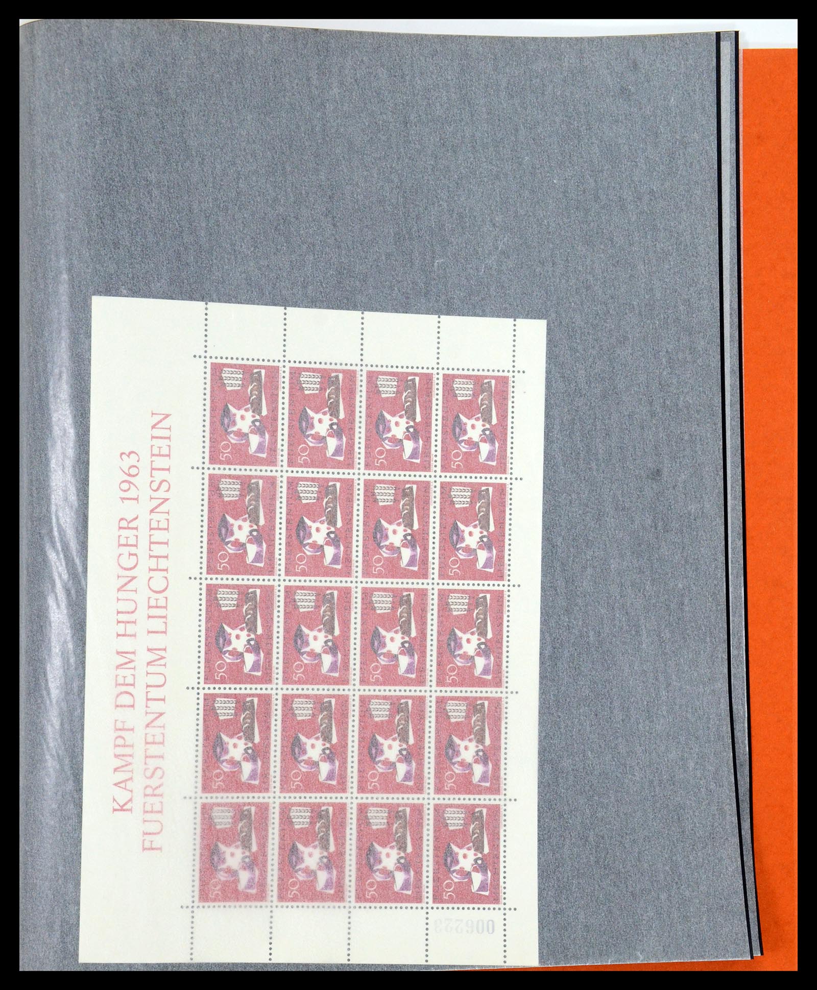 36280 208 - Stamp collection 36280 Liechtenstein souvenir sheets and sheetlets 1934-