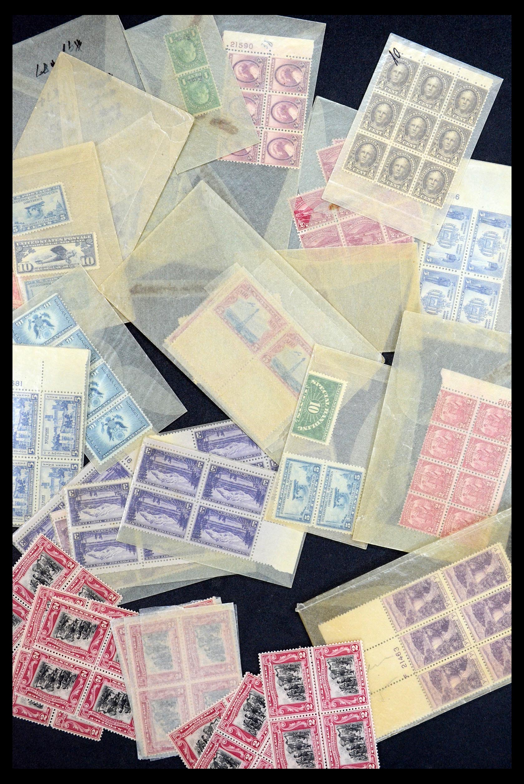 36313 049 - Stamp collection 36313 World sorting lot 1850-1950.