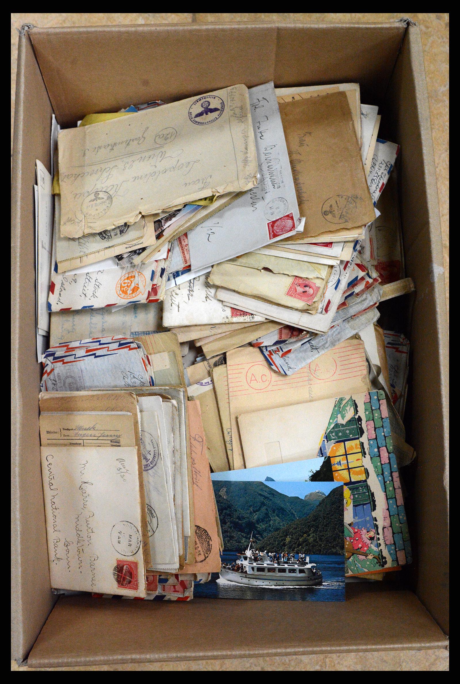 36349 016 - Postzegelverzameling 36349 Wereld brieven en FDC's 1870-2000.