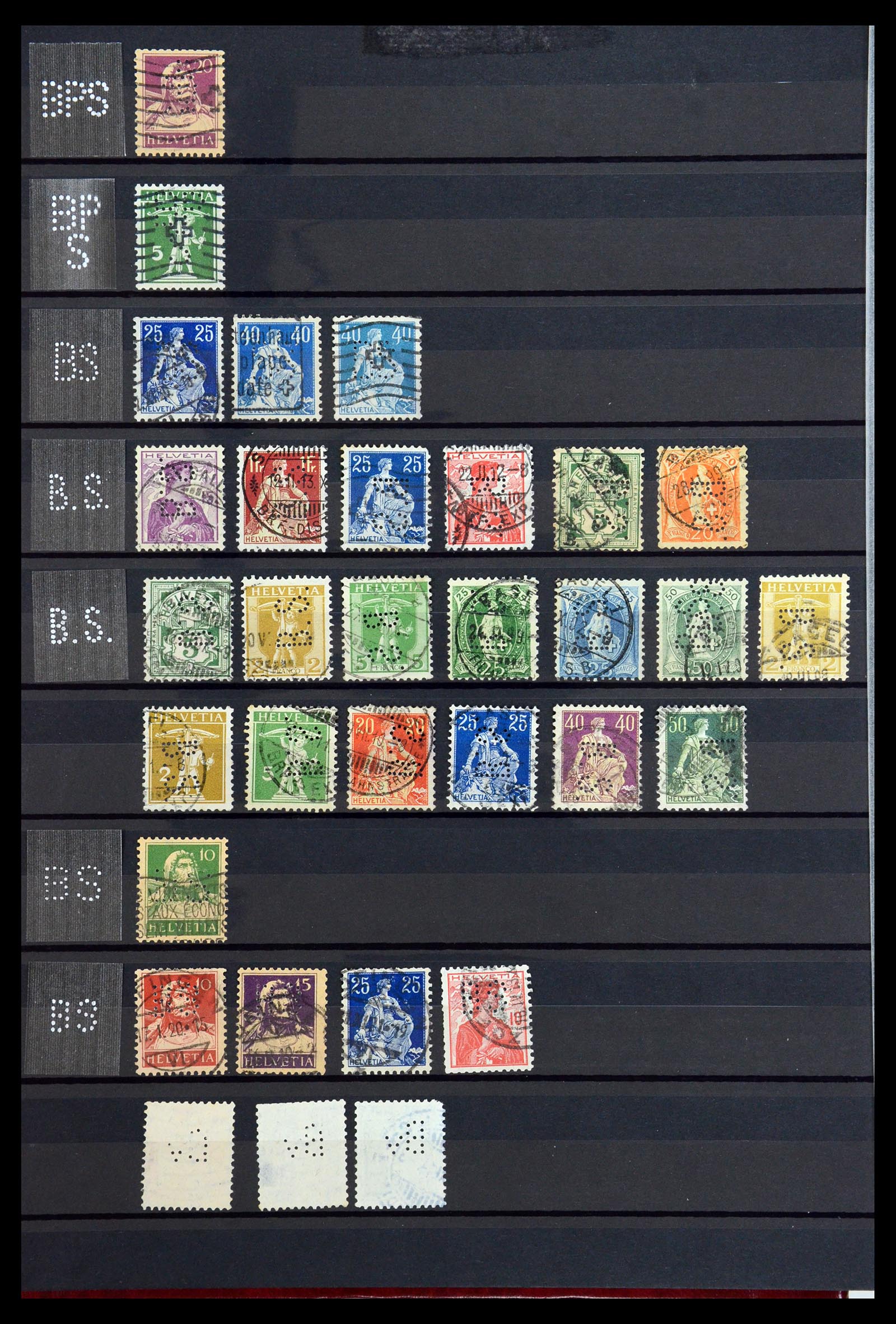 36372 006 - Postzegelverzameling 36372 Zwitserland perfins 1880-1960.